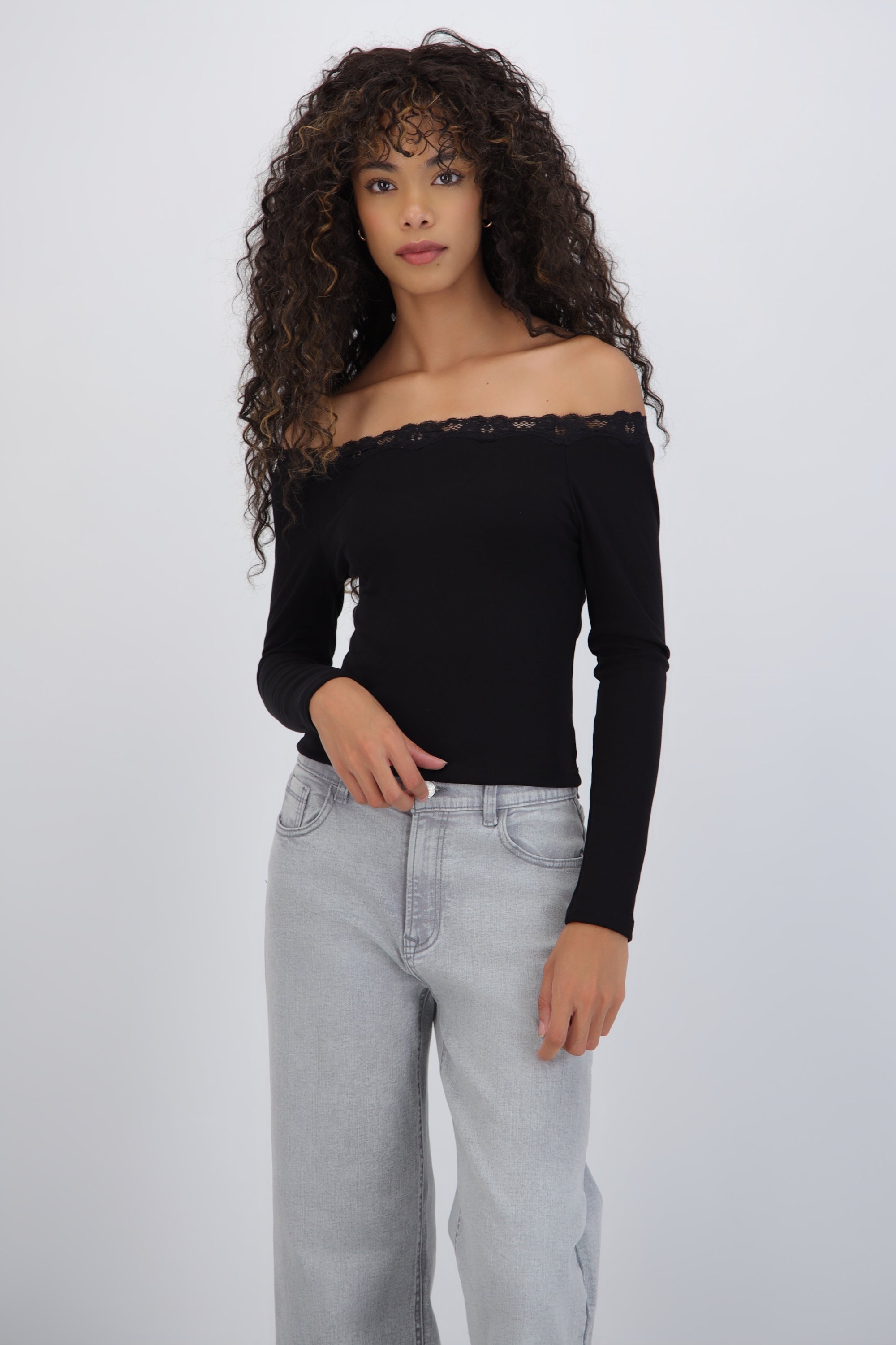 Top off shoulder detalle encaje