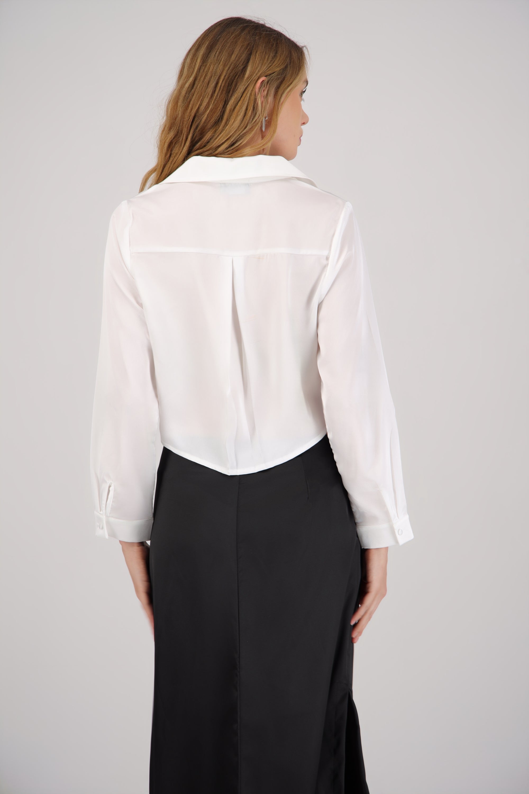 Camisa cropped satin BLANCO