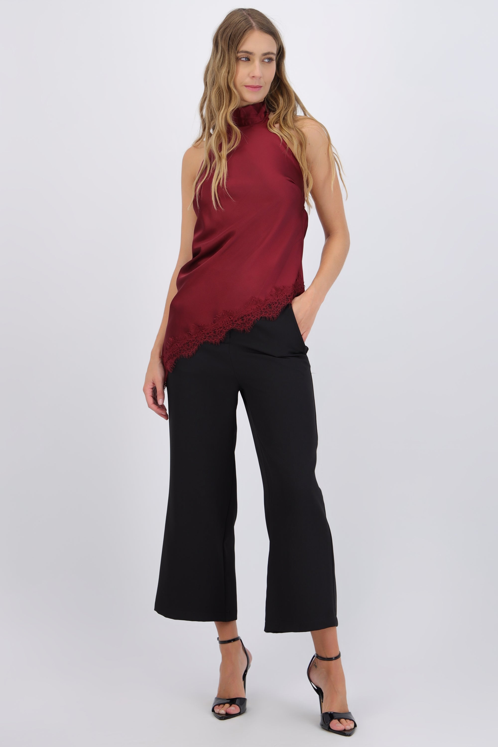 Pantalón cropped cintura alta