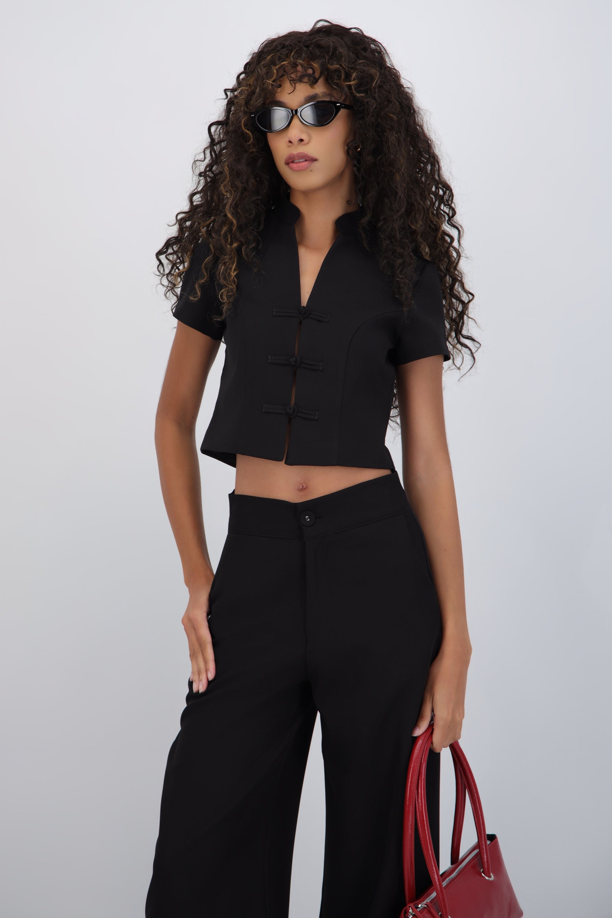 Top manga corta detalle alamares