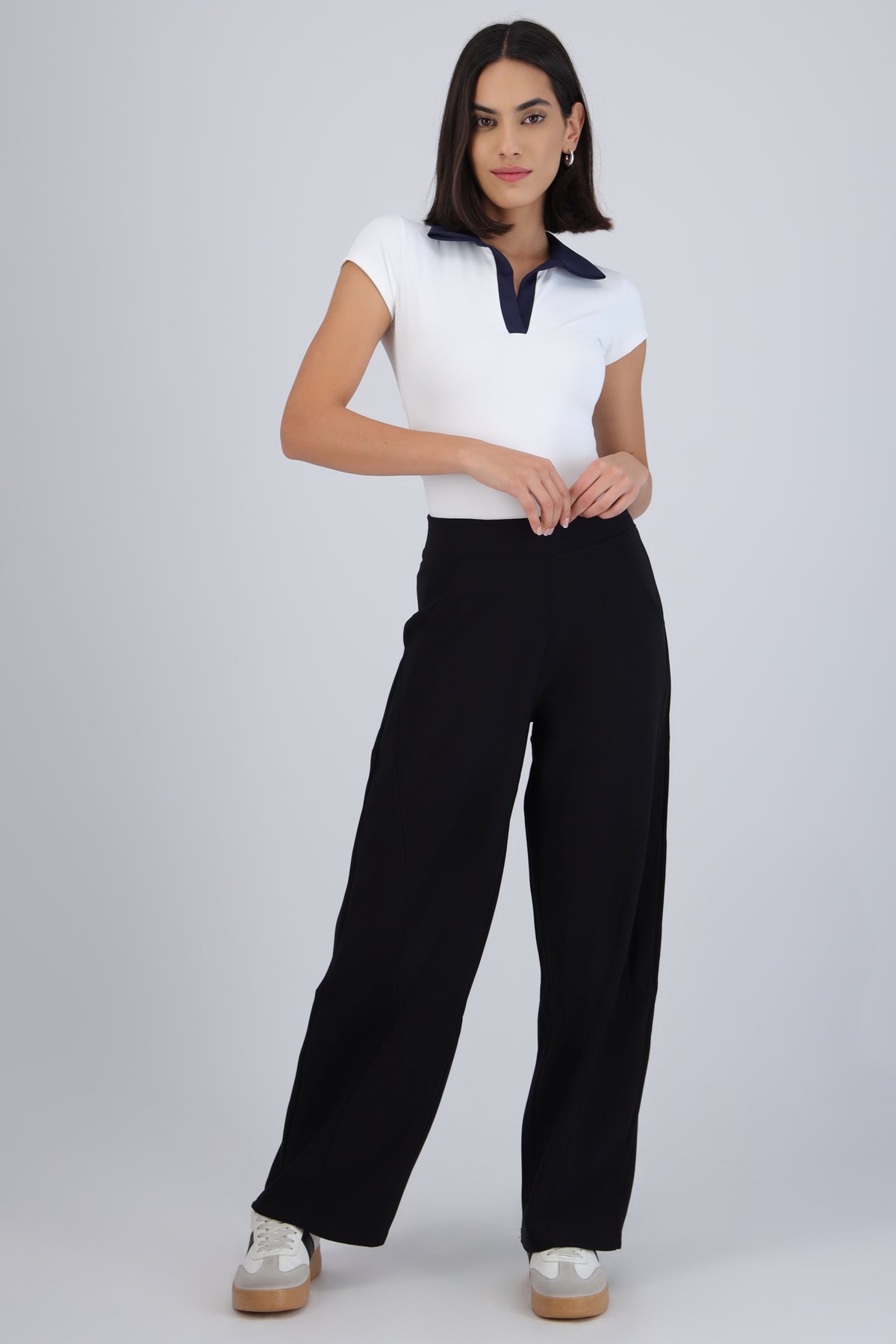 Pantalón barrel con bolsas NEGRO