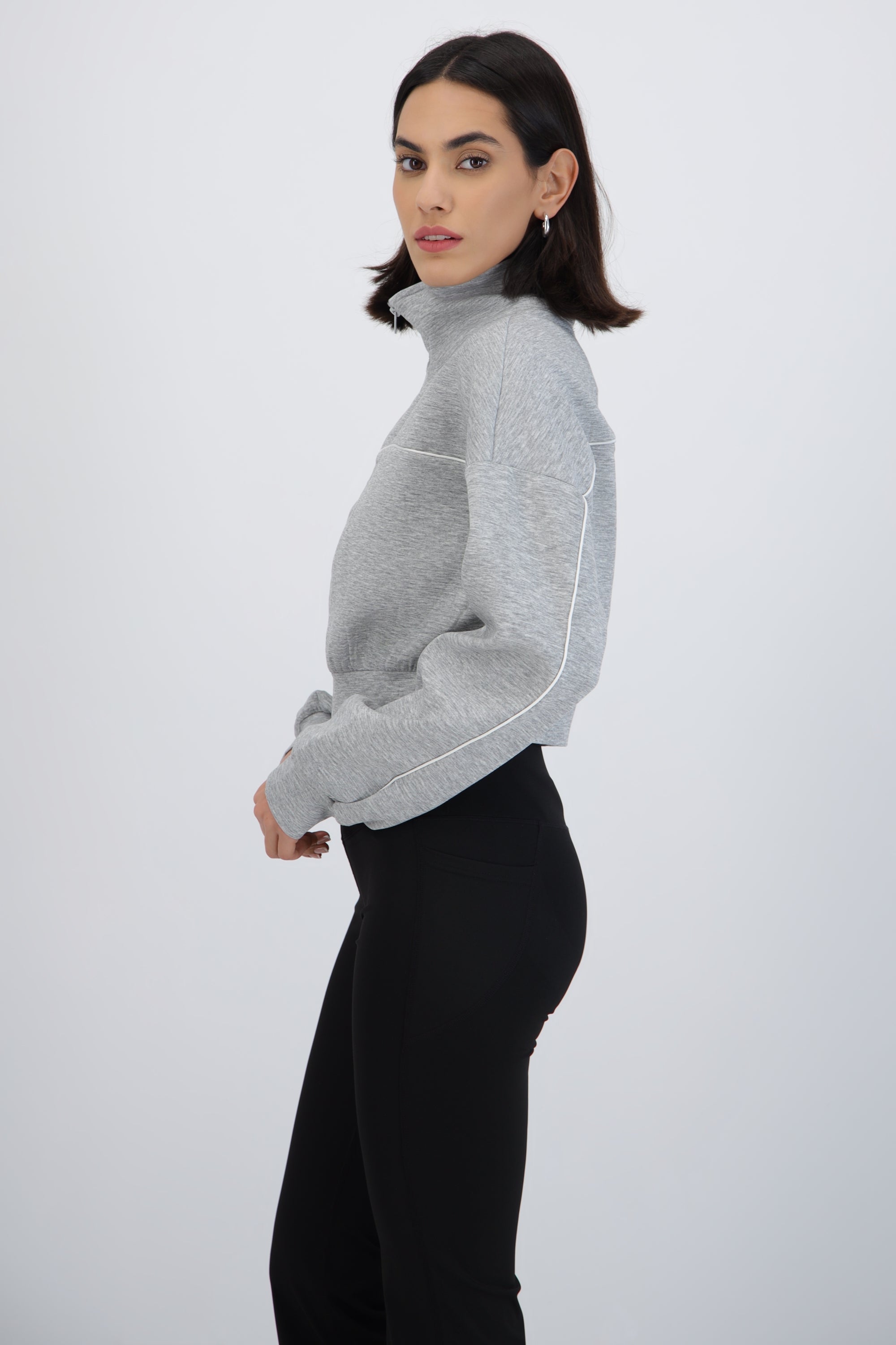Sudadera con constraste lineas