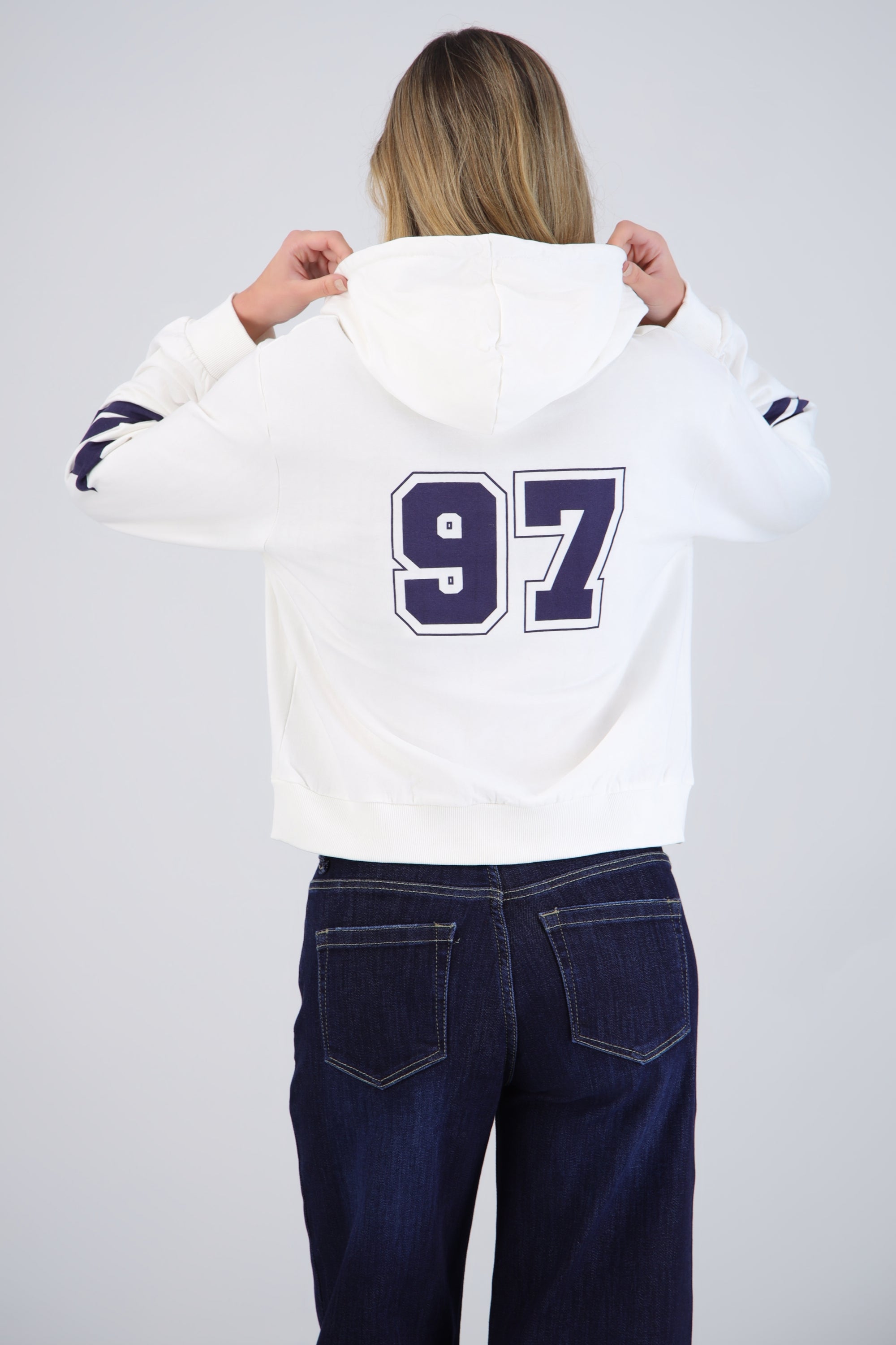 Sudadera con gorro número