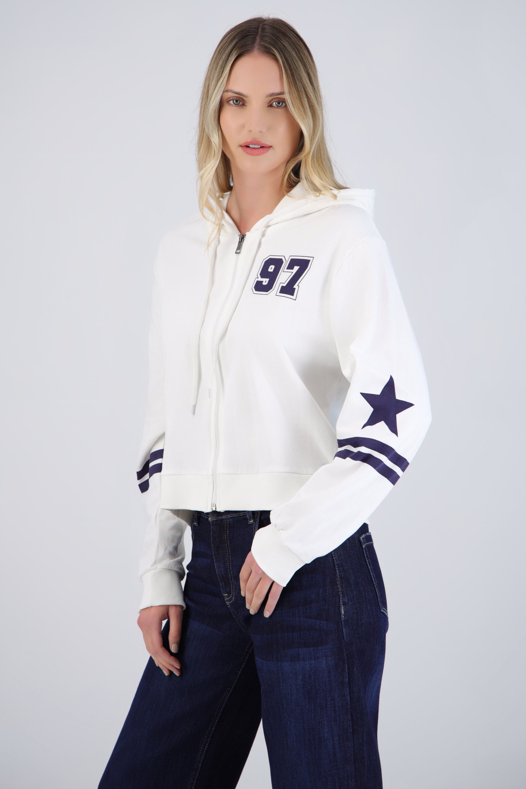 Sudadera con gorro número