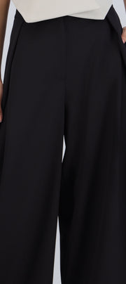 Pantalón amplio detalle pretina