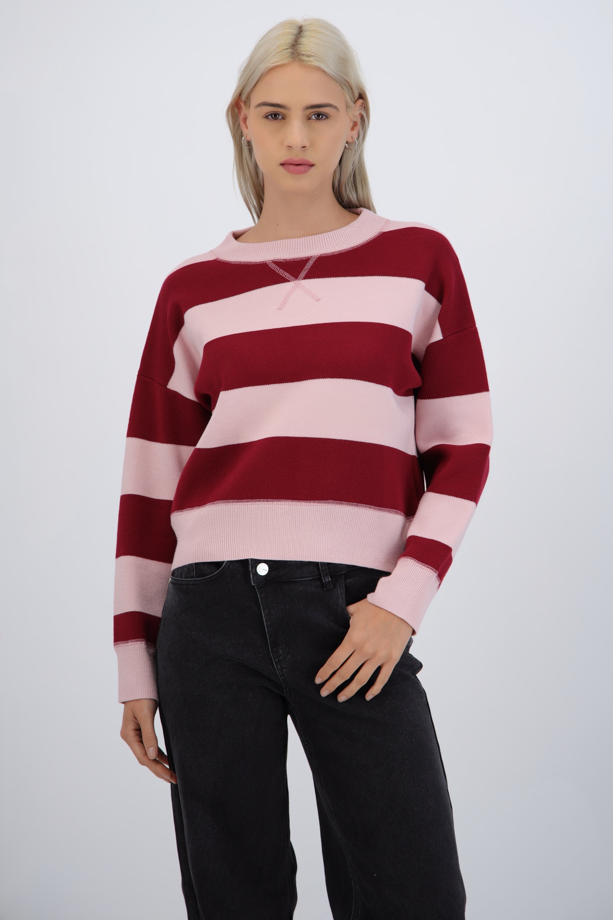 Suéter cuello redondo rayas