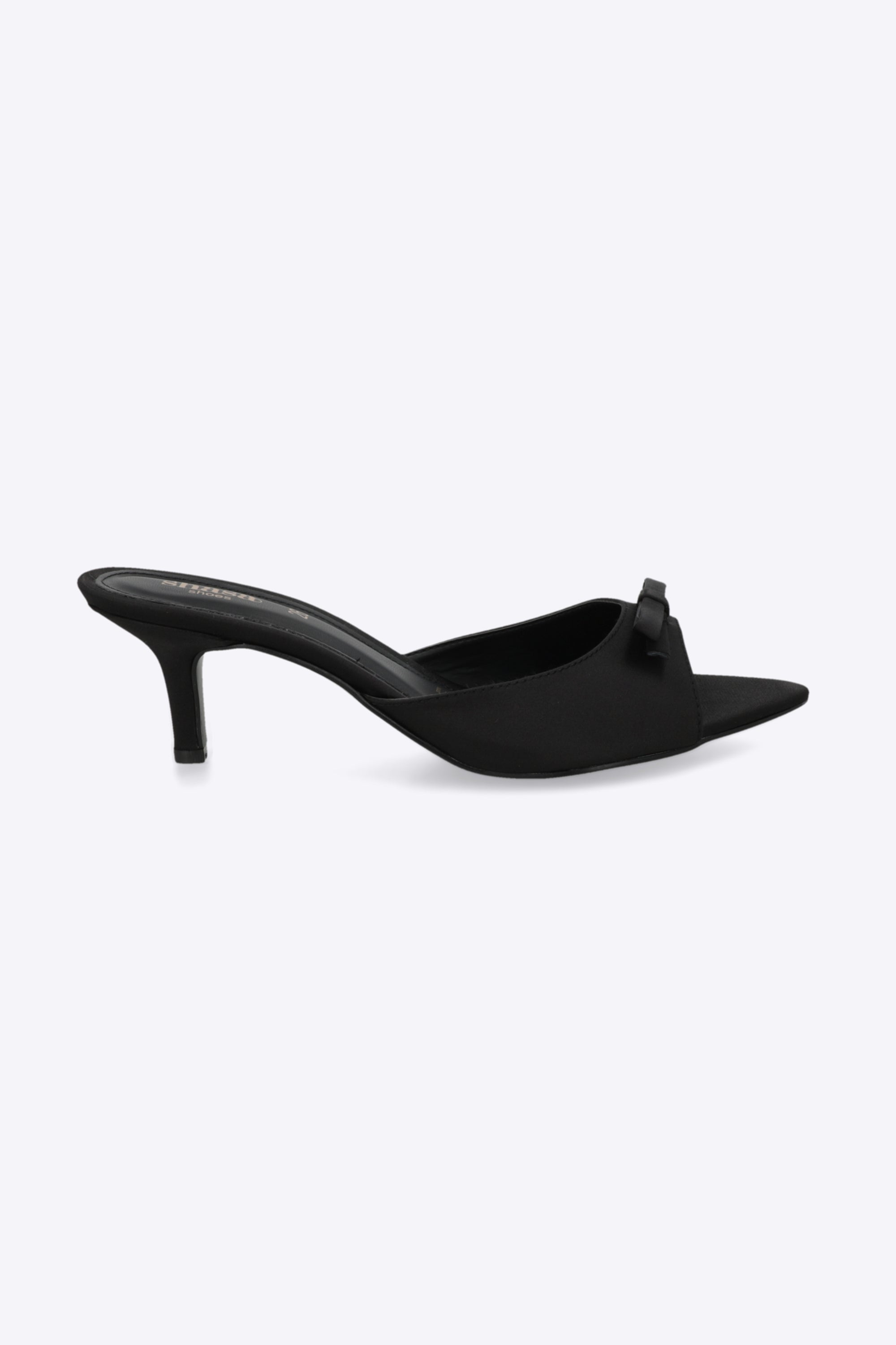 Tacón kitten peep toe moño