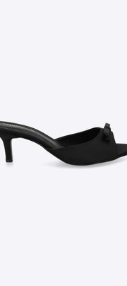 Tacón kitten peep toe moño
