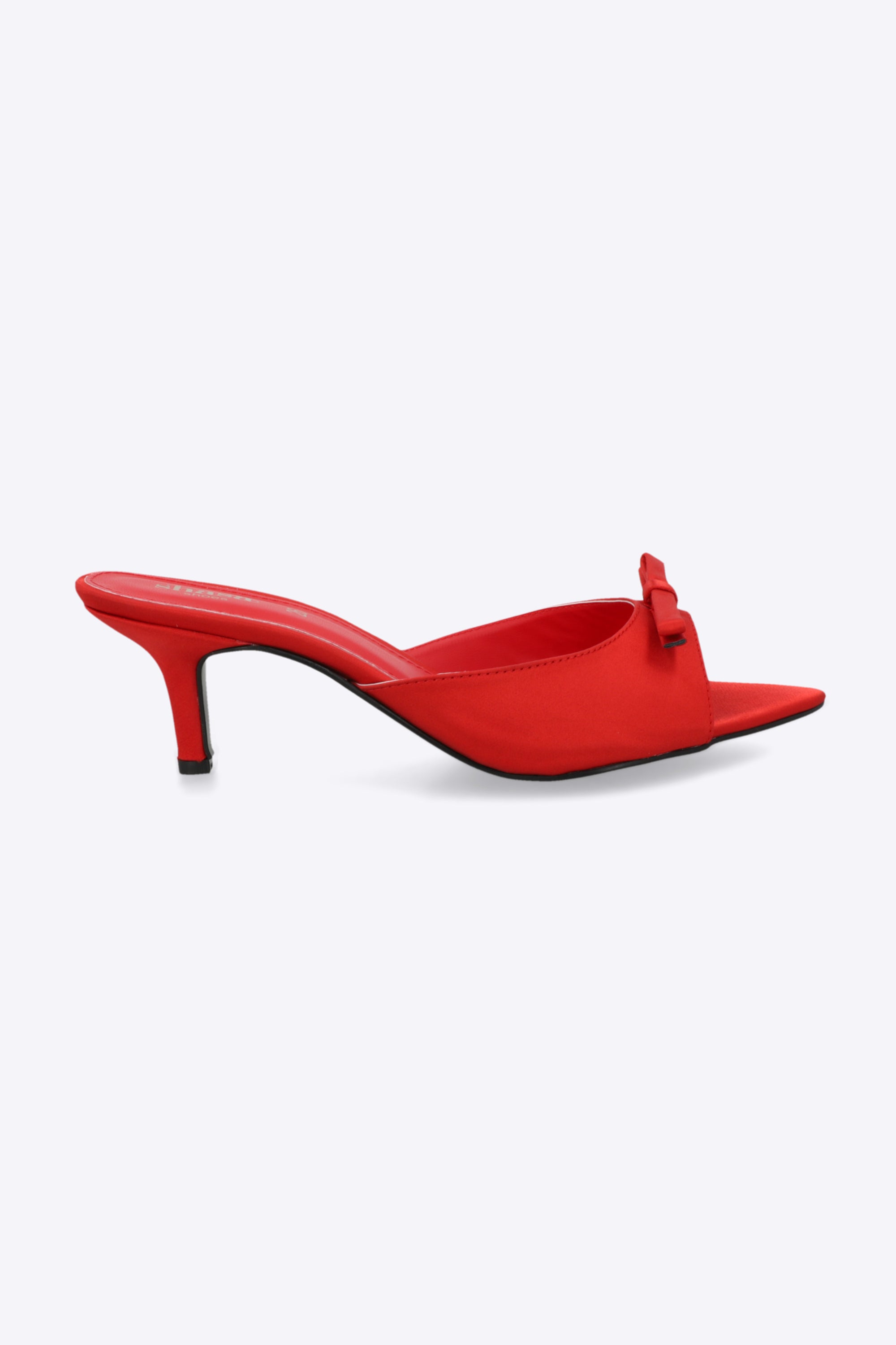 Tacón kitten peep toe moño