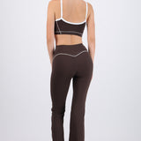 Pantalón deportivo costura constraste