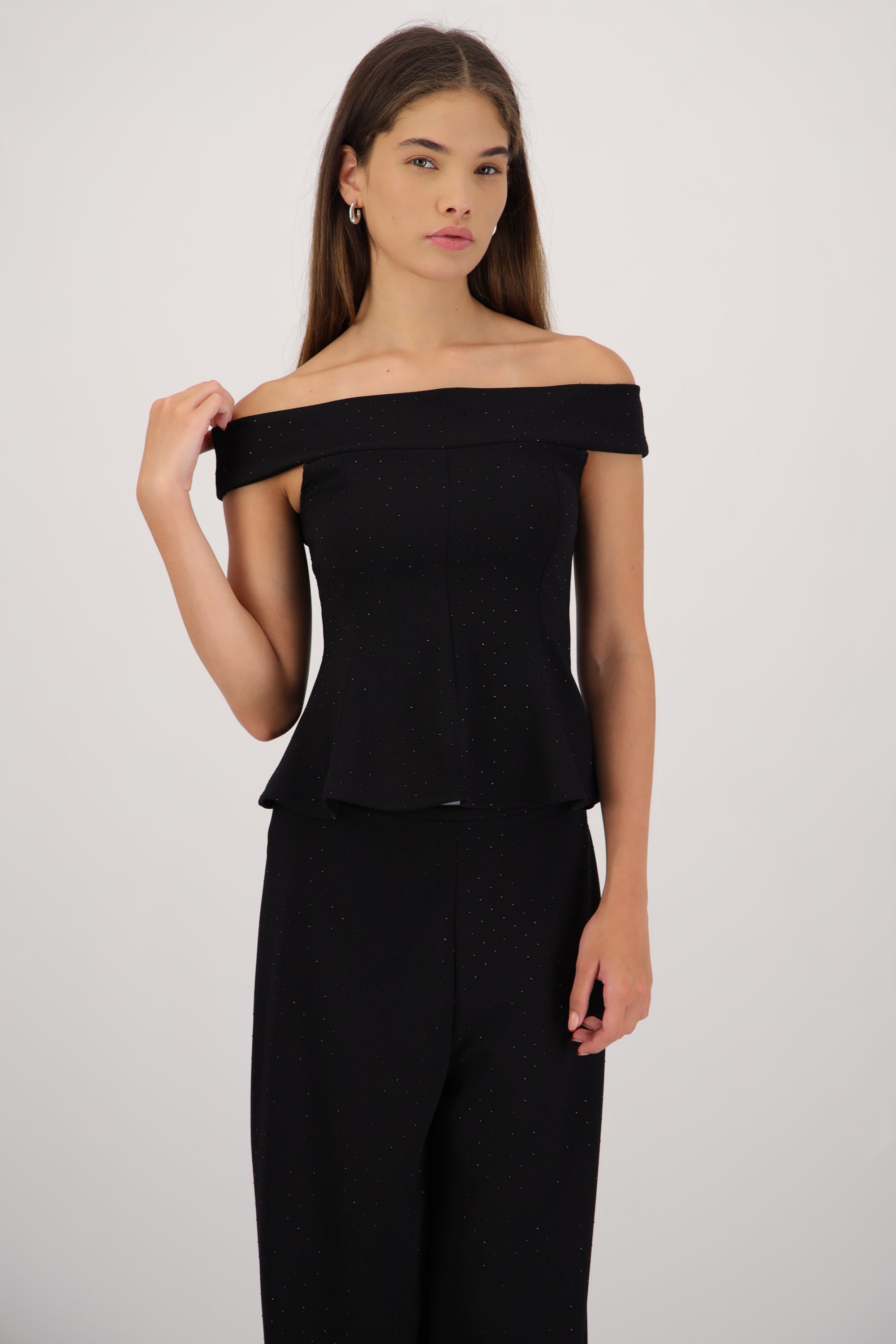 Top off shoulder detalle brillos NEGRO