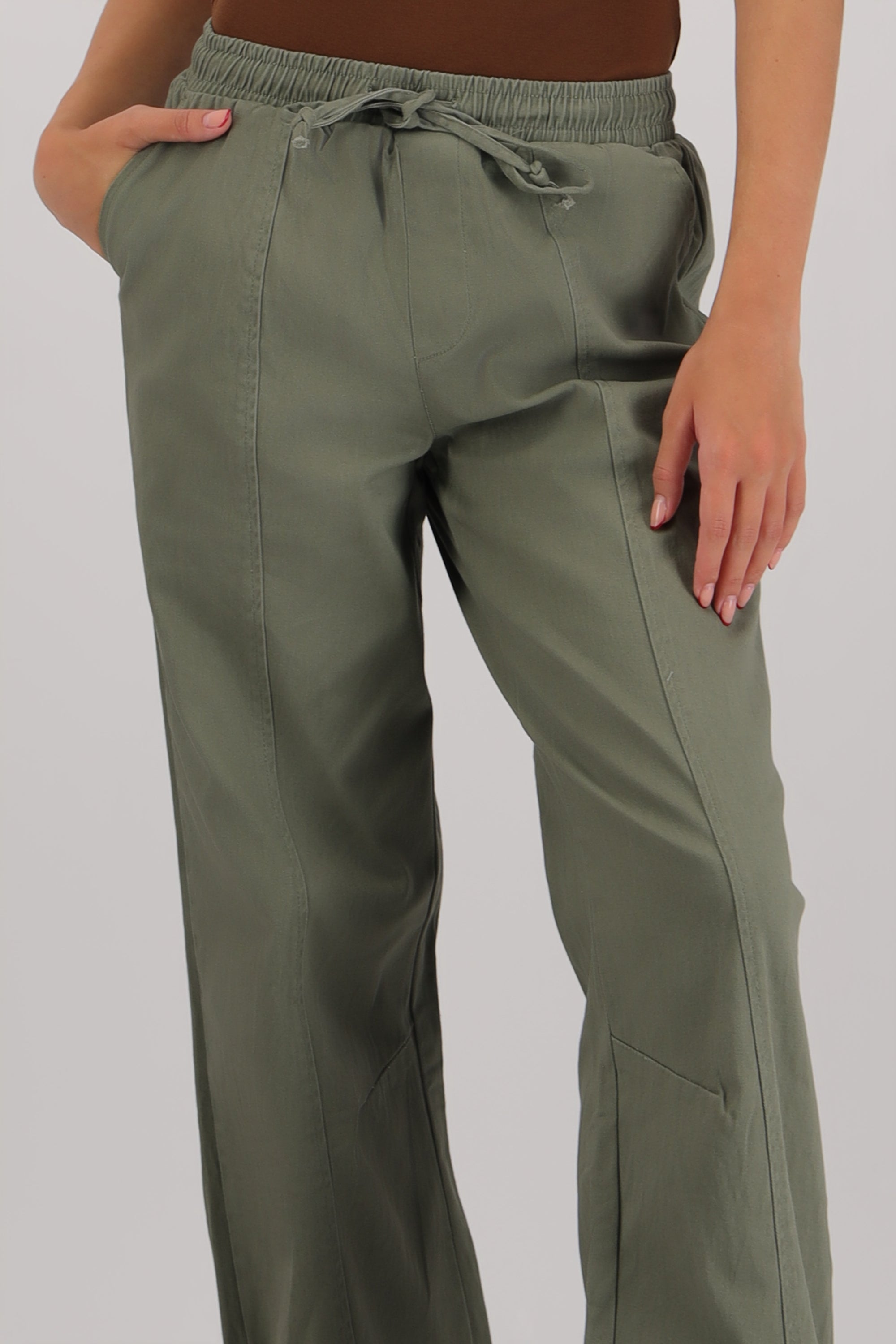 Pantalón cargo efecto lavado OLIVO
