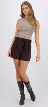 Short pinzas con lazo