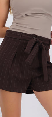 Short pinzas con lazo