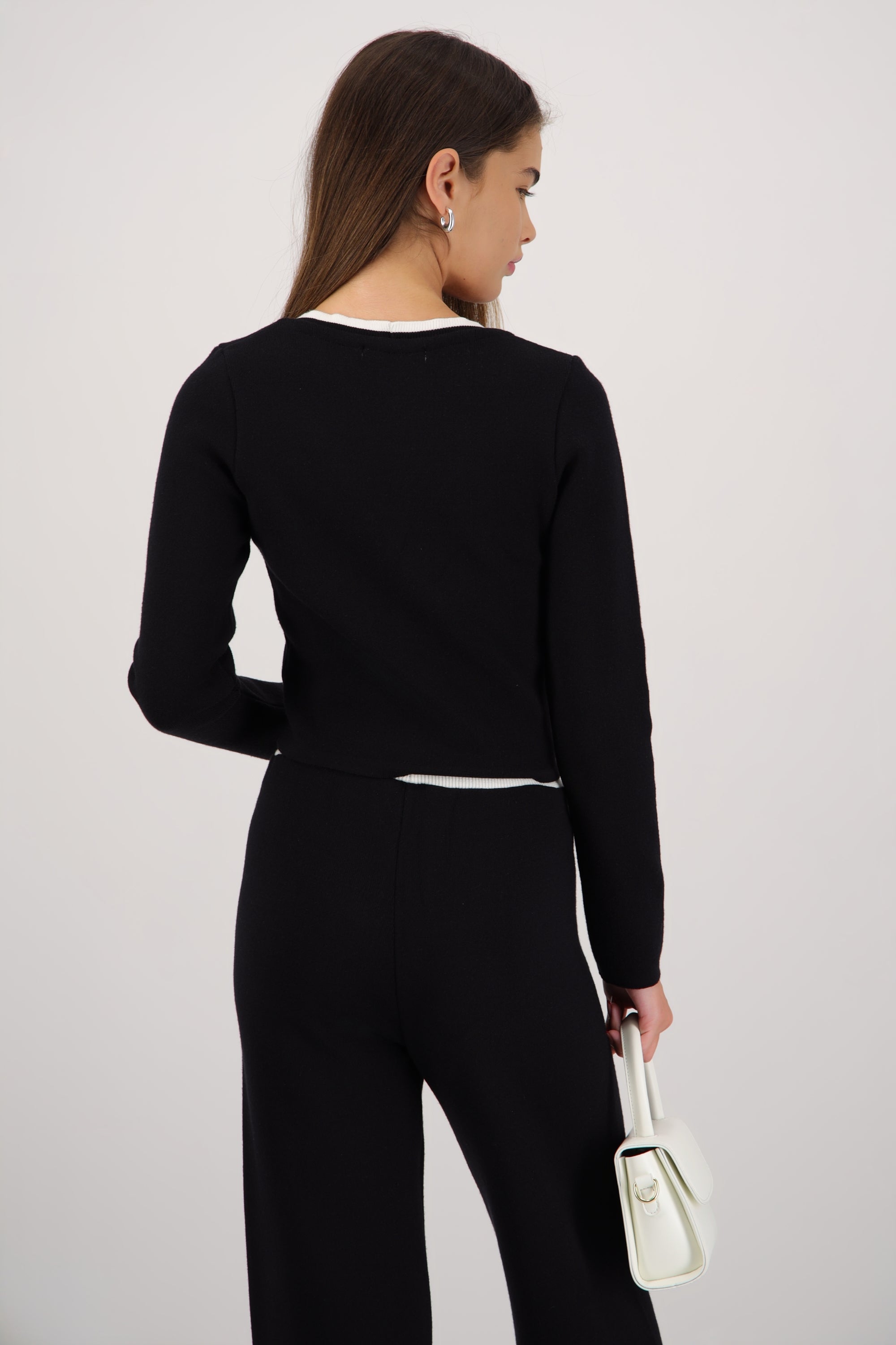 Cardigan bolsas detalle contraste NEGRO