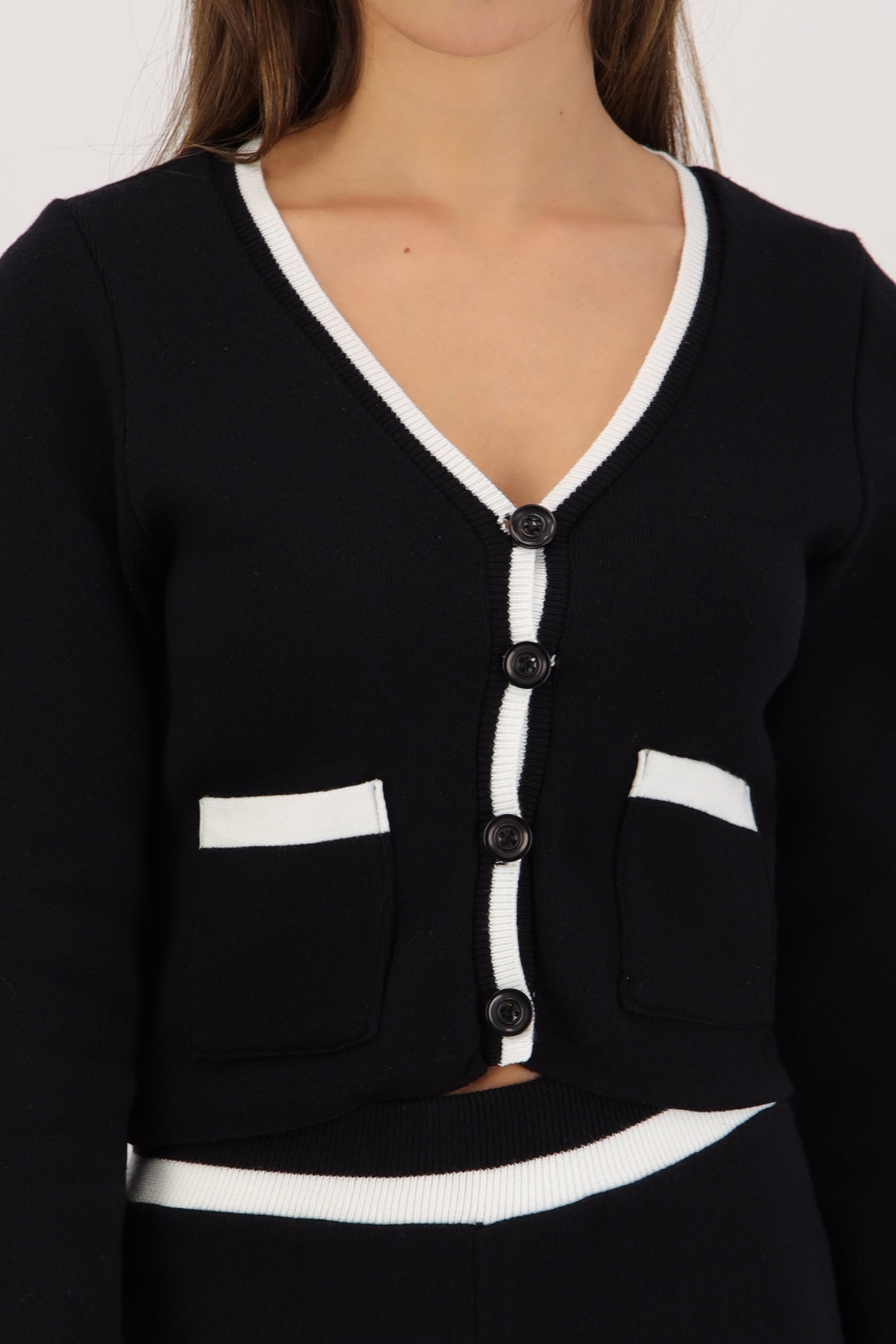 Cardigan bolsas detalle contraste NEGRO