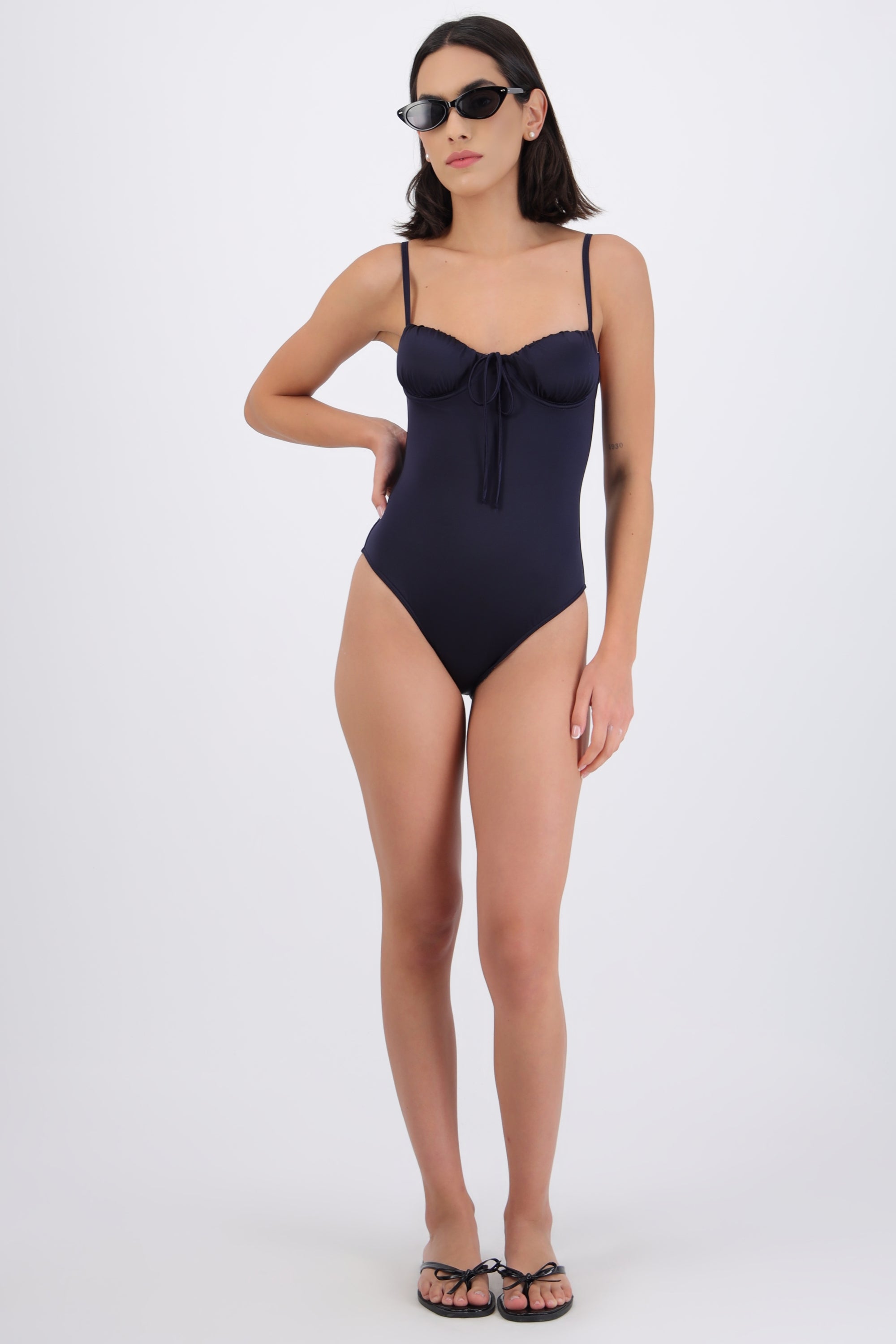 Traje de mao satin copas plisadas