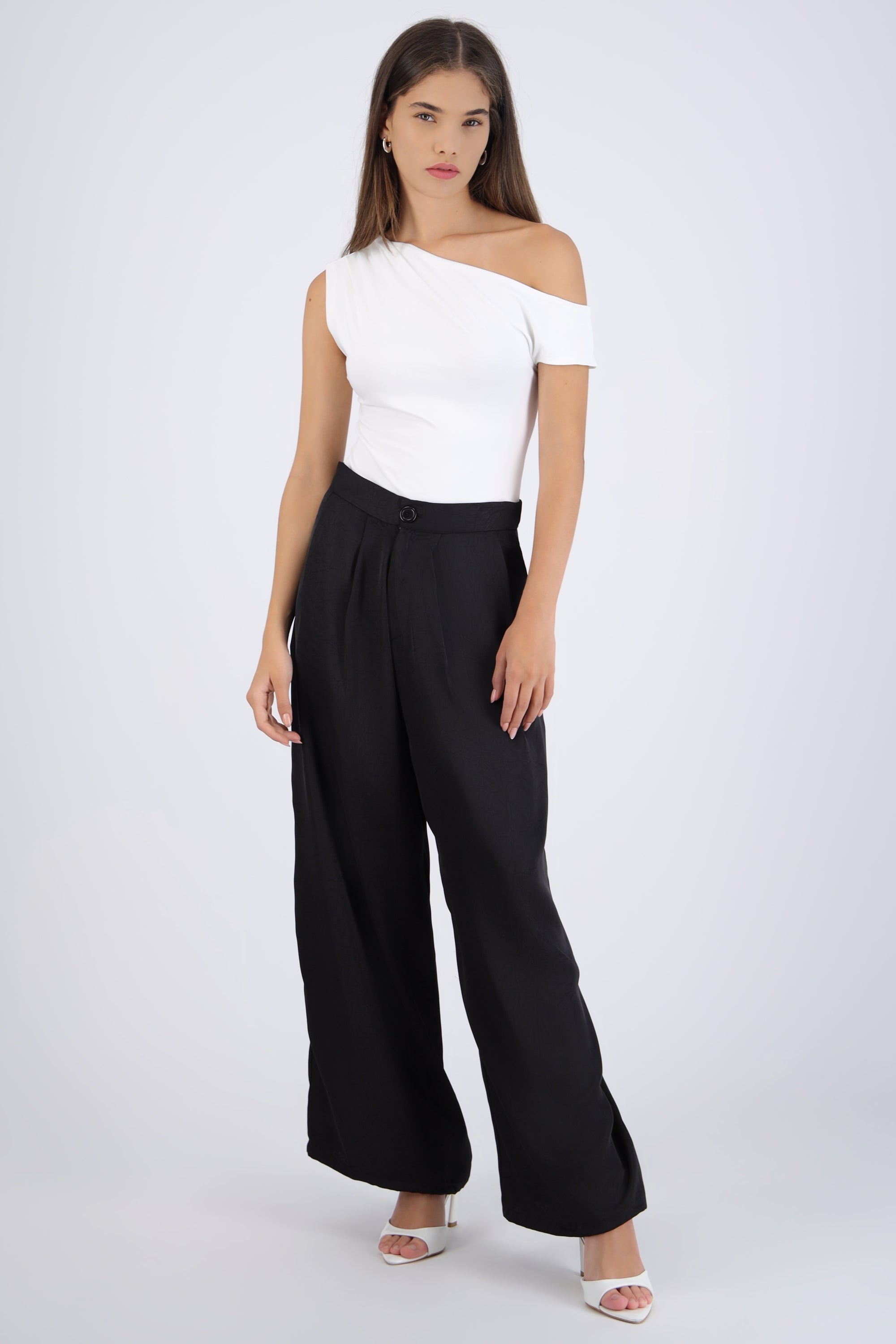 Pantalón satinado wide leg