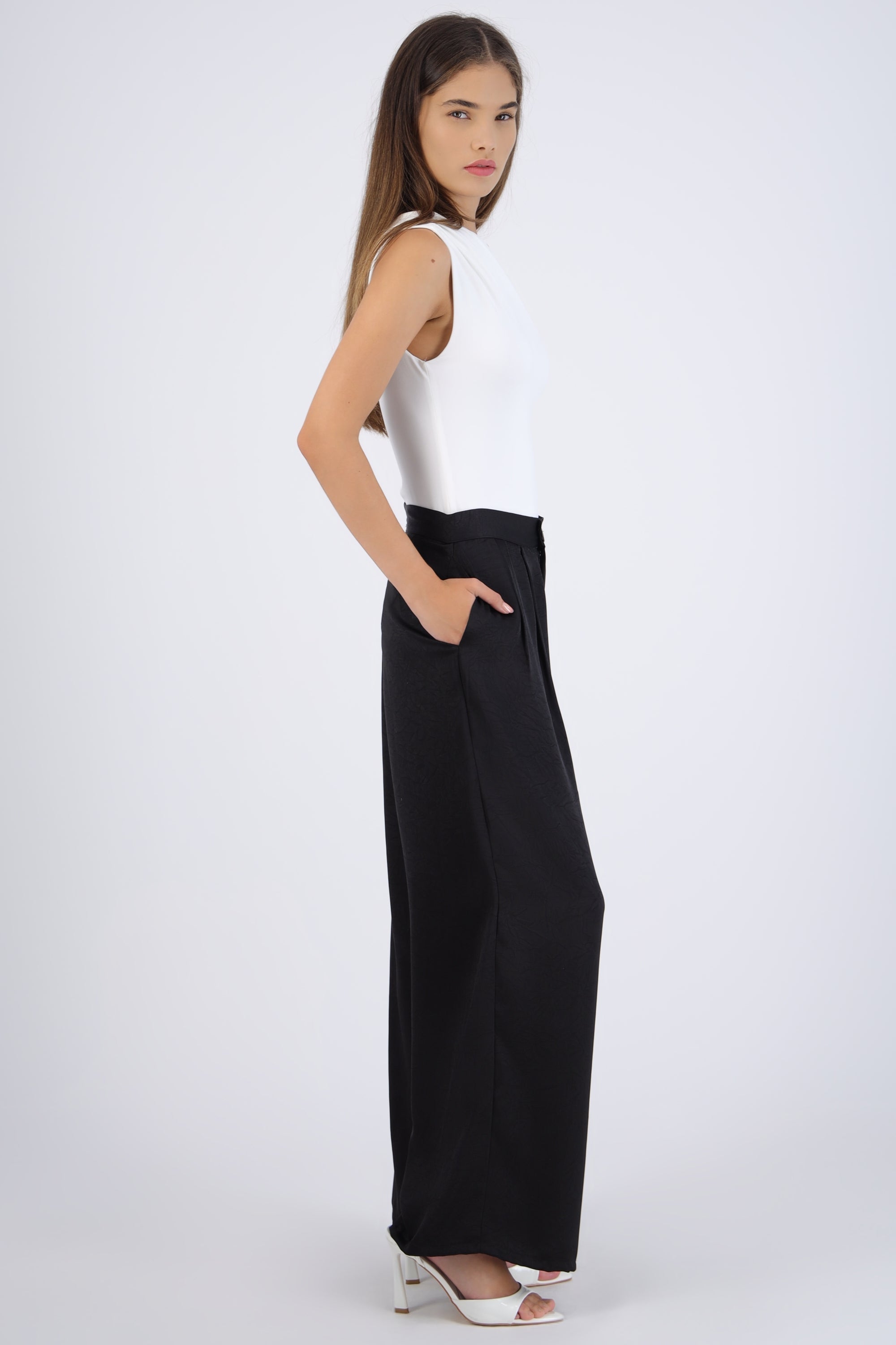 Pantalón satinado wide leg NEGRO