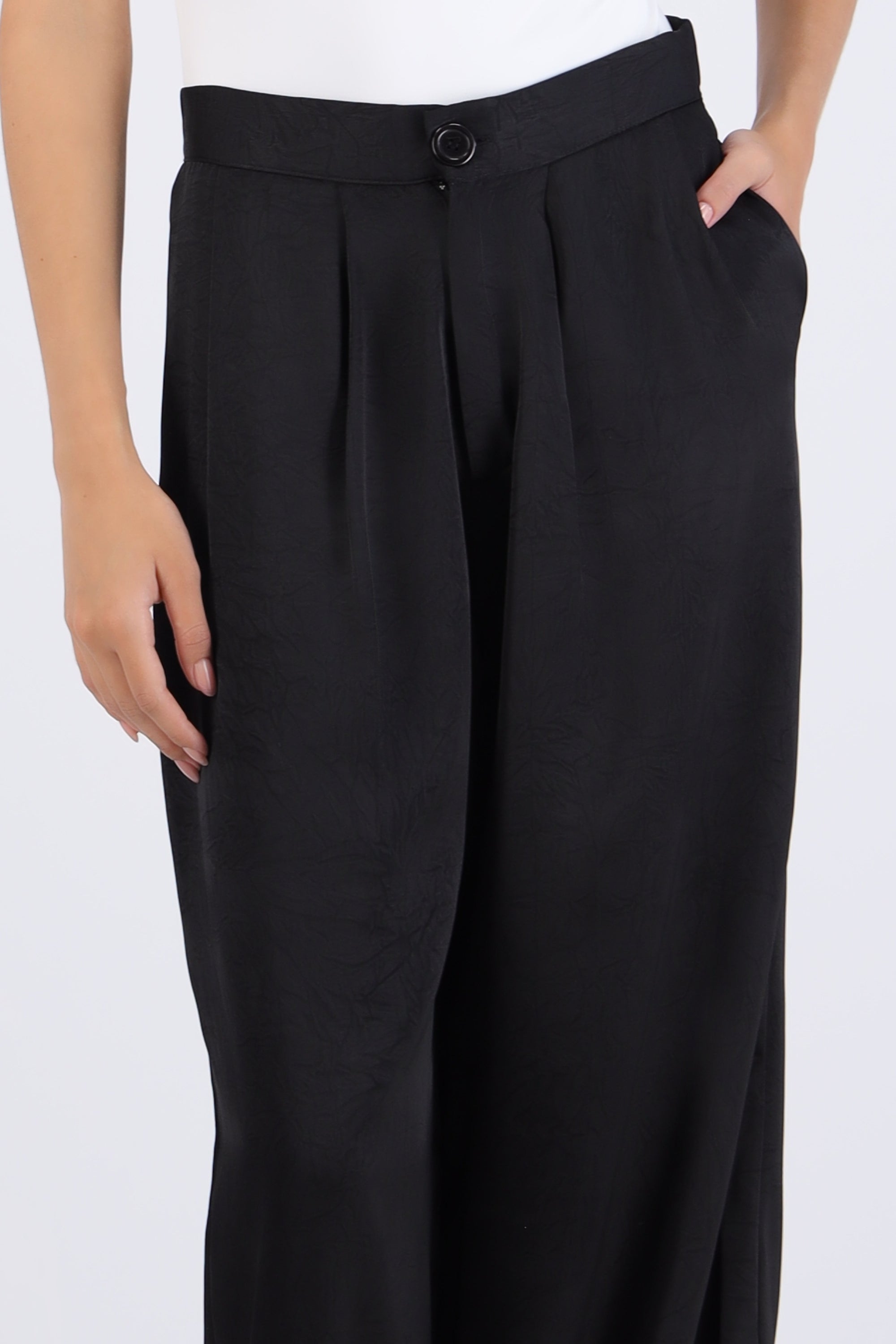 Pantalón satinado wide leg NEGRO