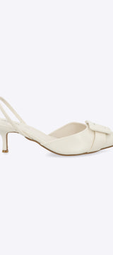 Tacón puntal hebilla sling back