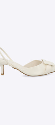 Tacón puntal hebilla sling back