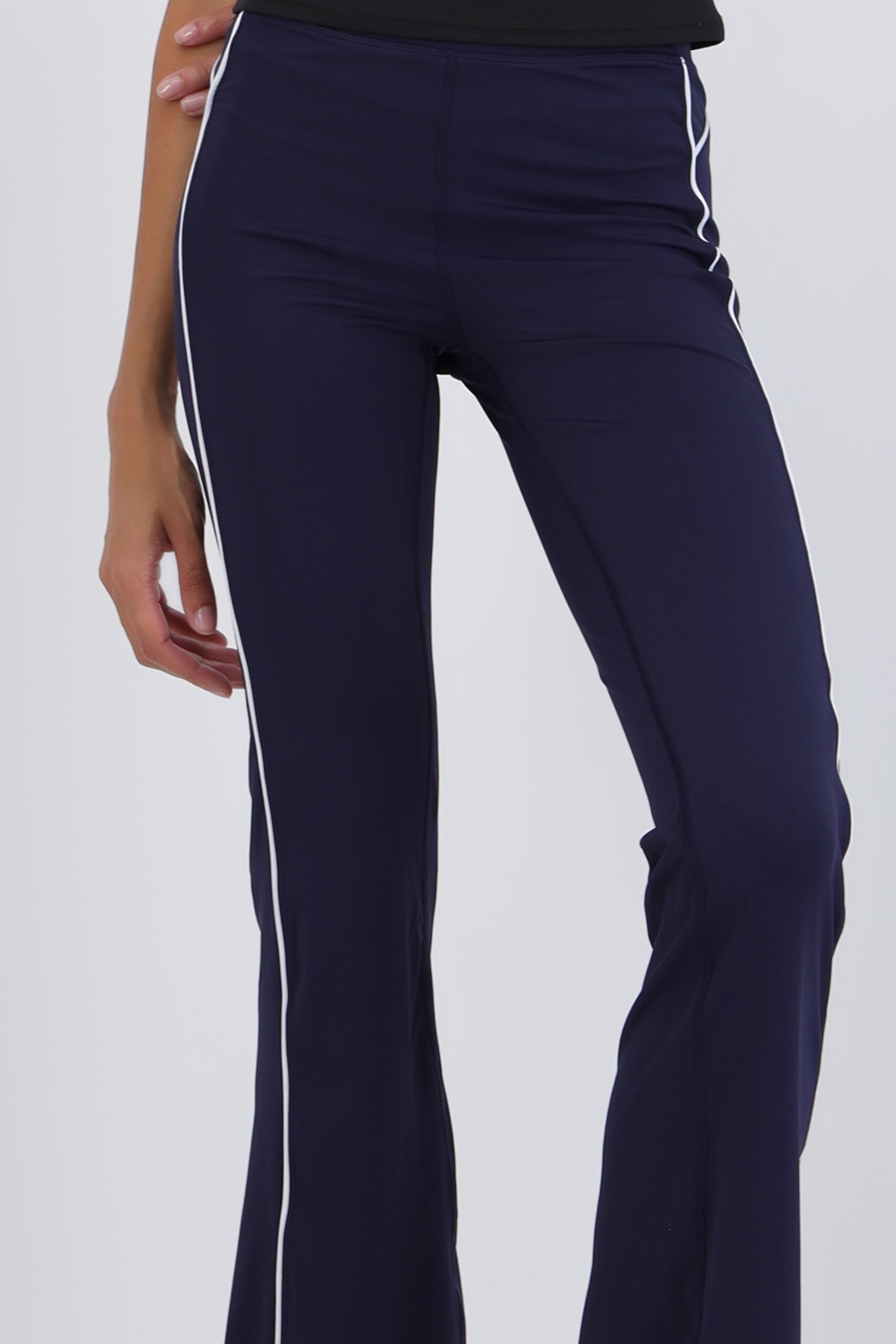 Pantalón deportivo contraste