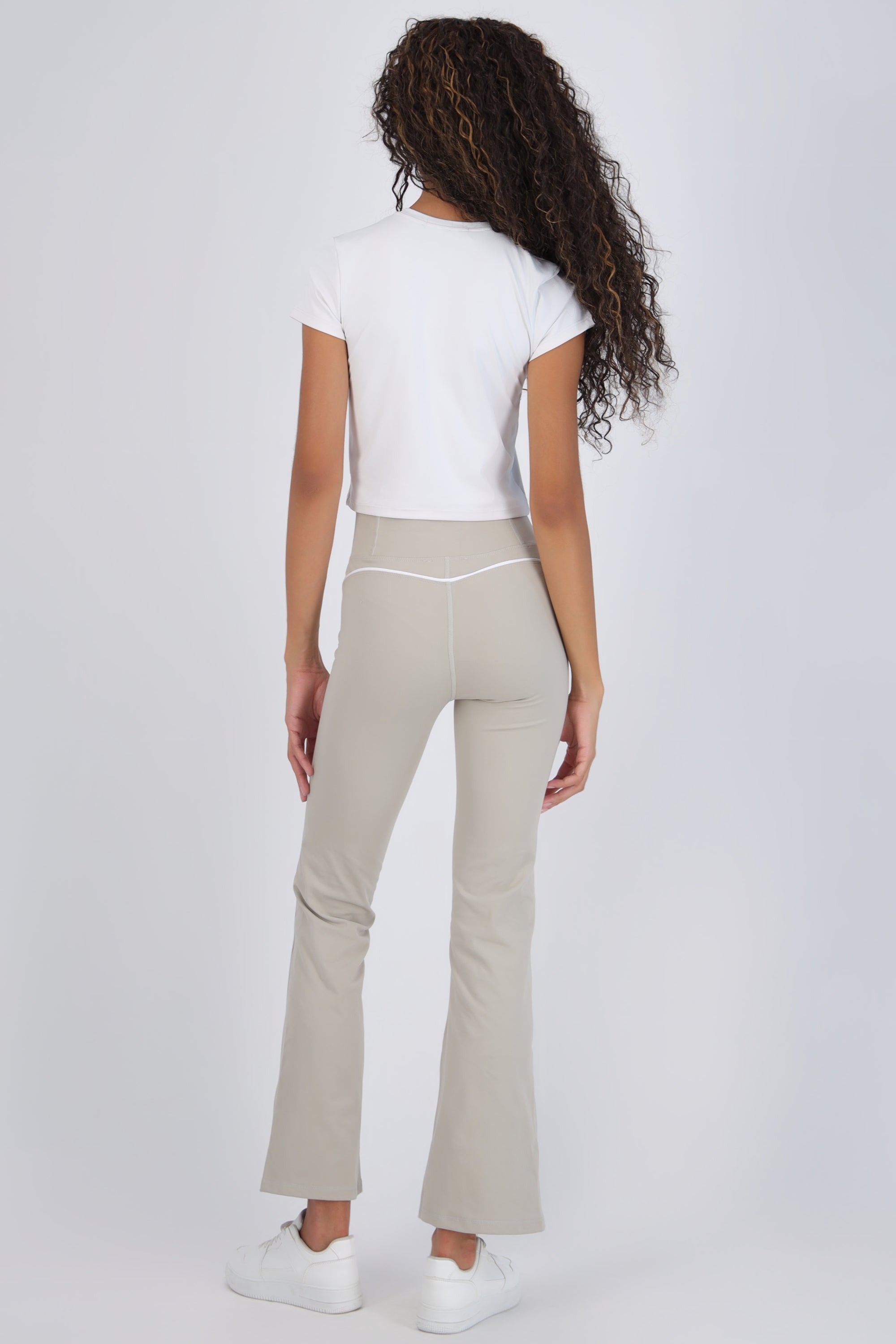 Pantalón deportivo contraste