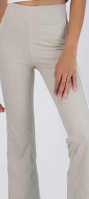 Pantalón deportivo contraste