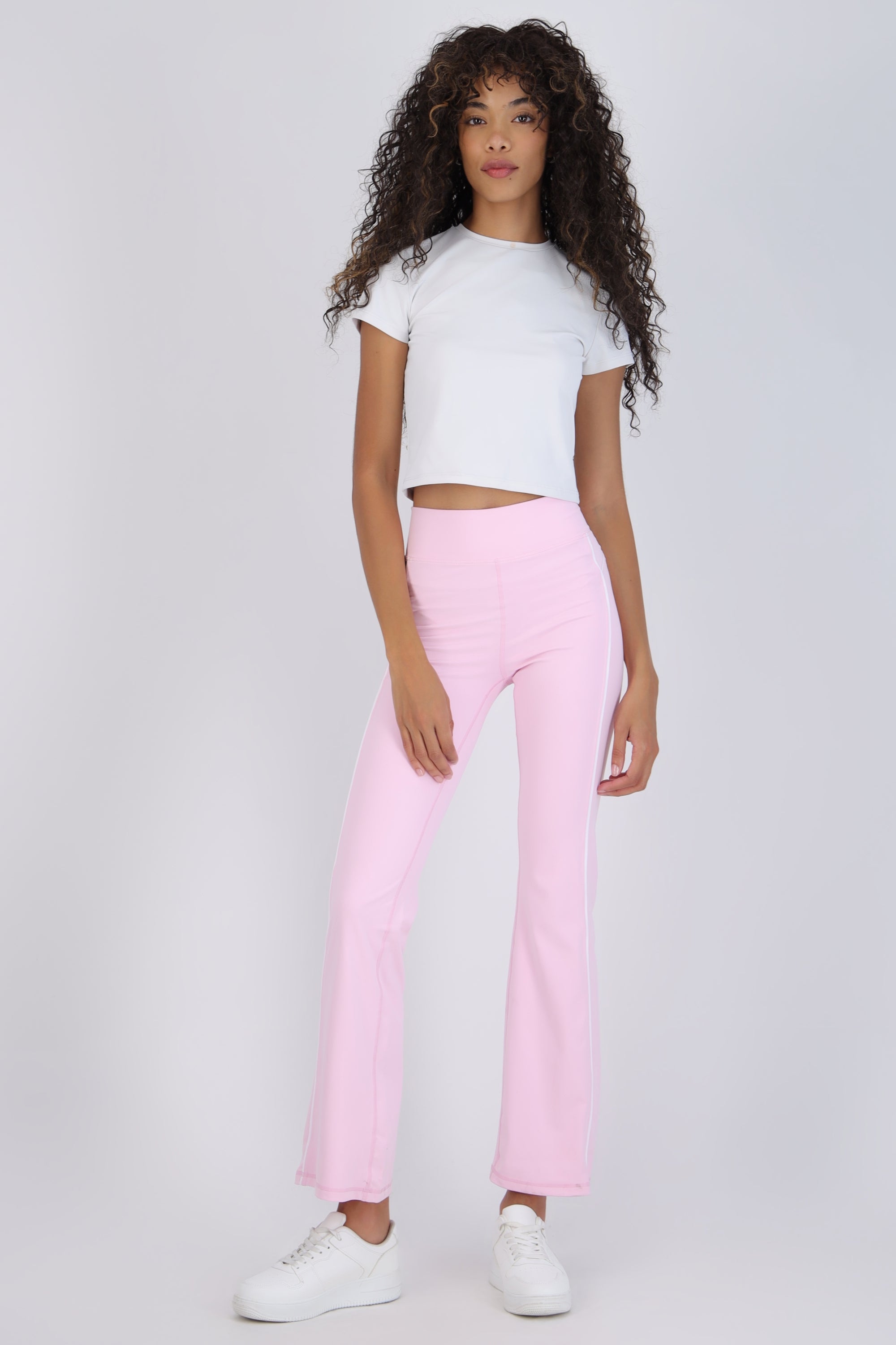 Pantalón deportivo contraste