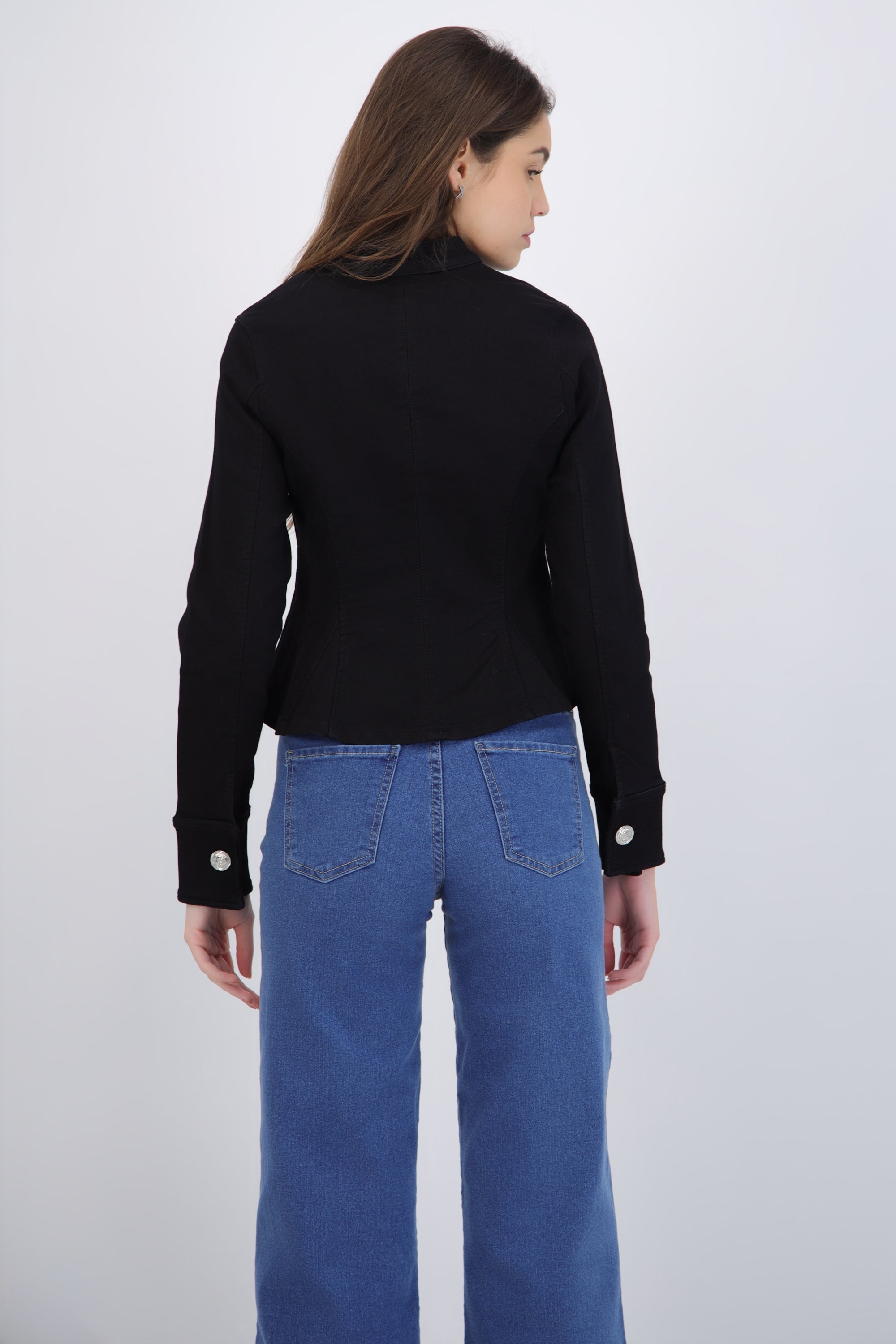 Chamarra denim alamares