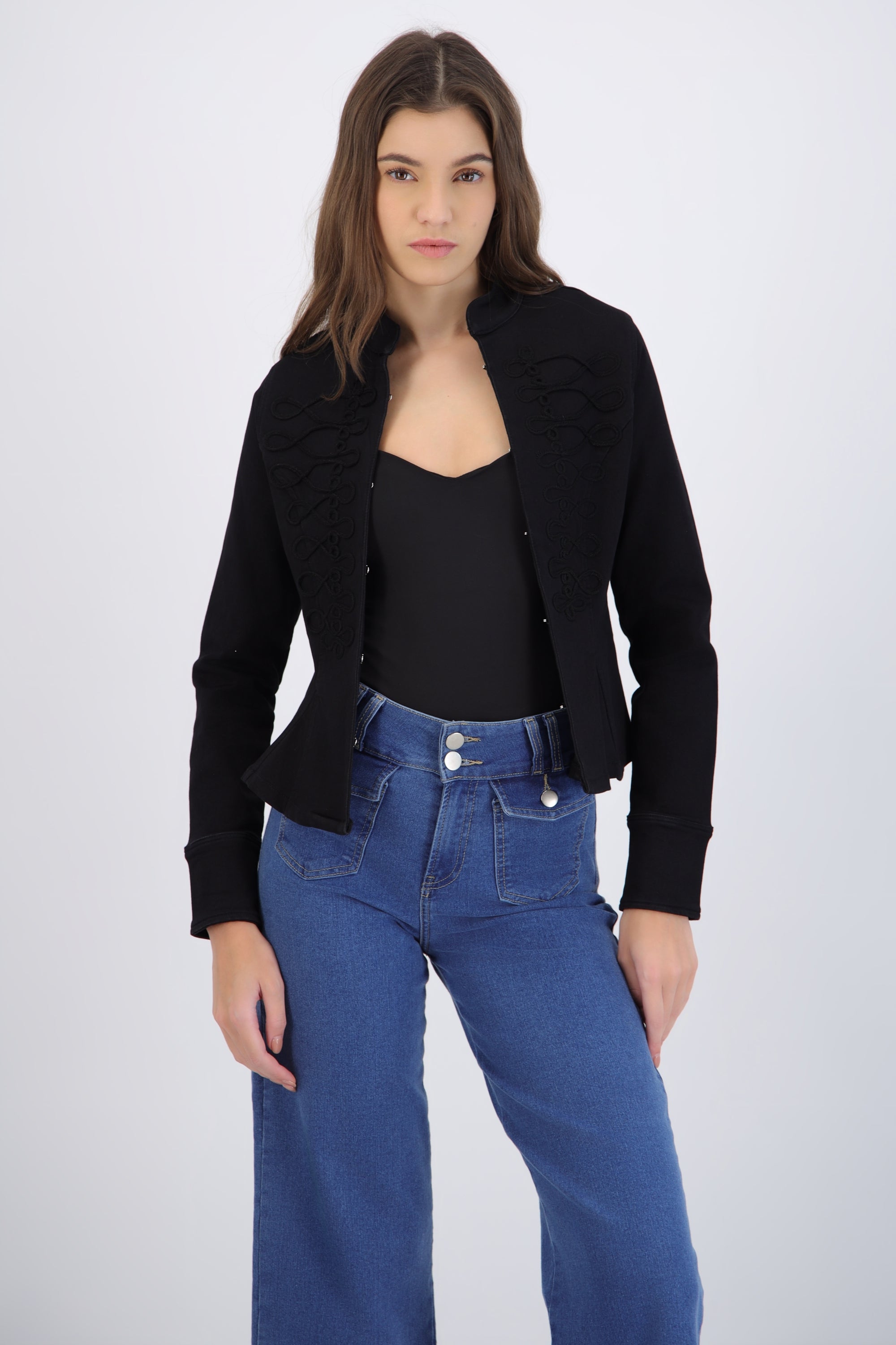 Chamarra denim alamares