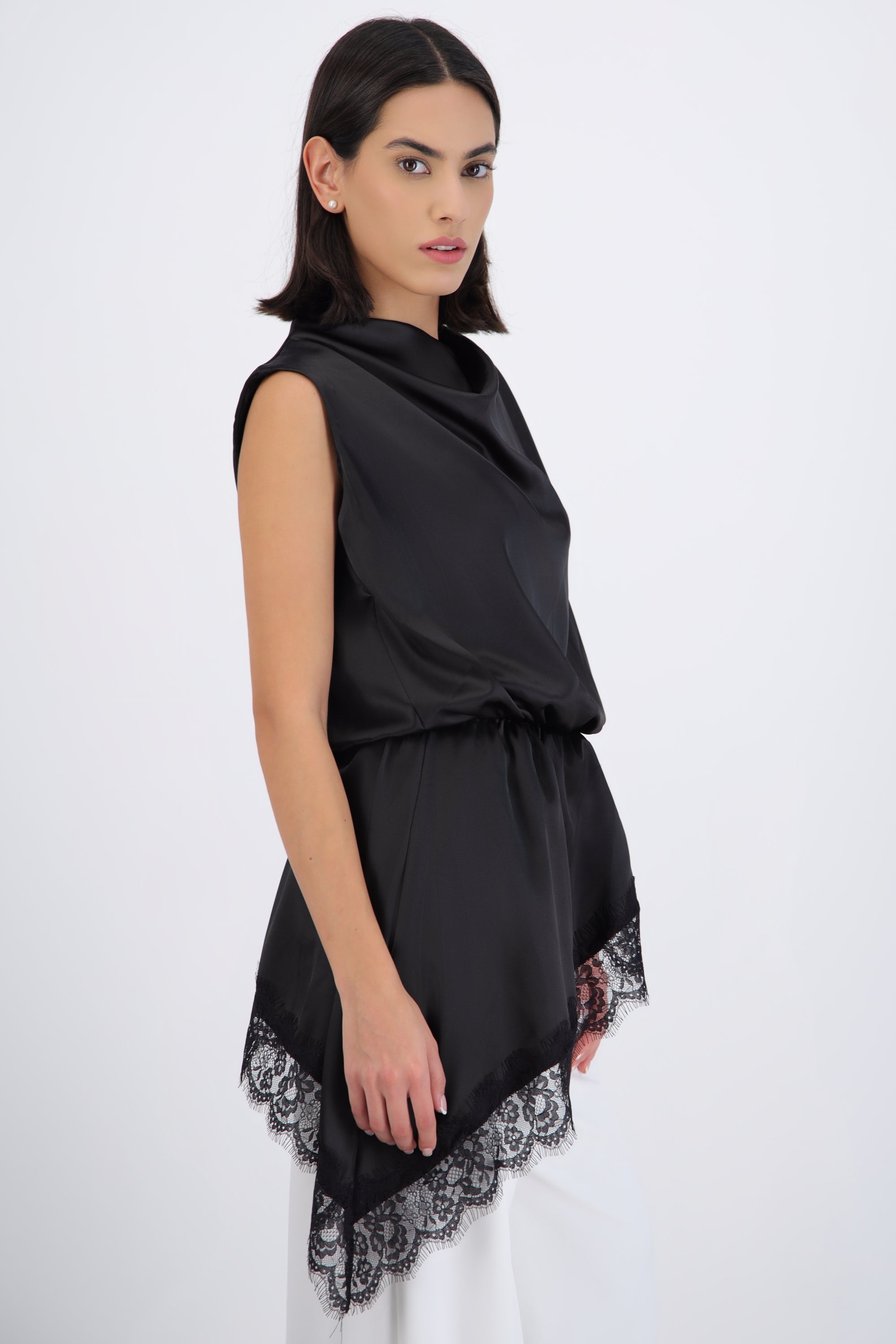 Vestido mini satin con encaje