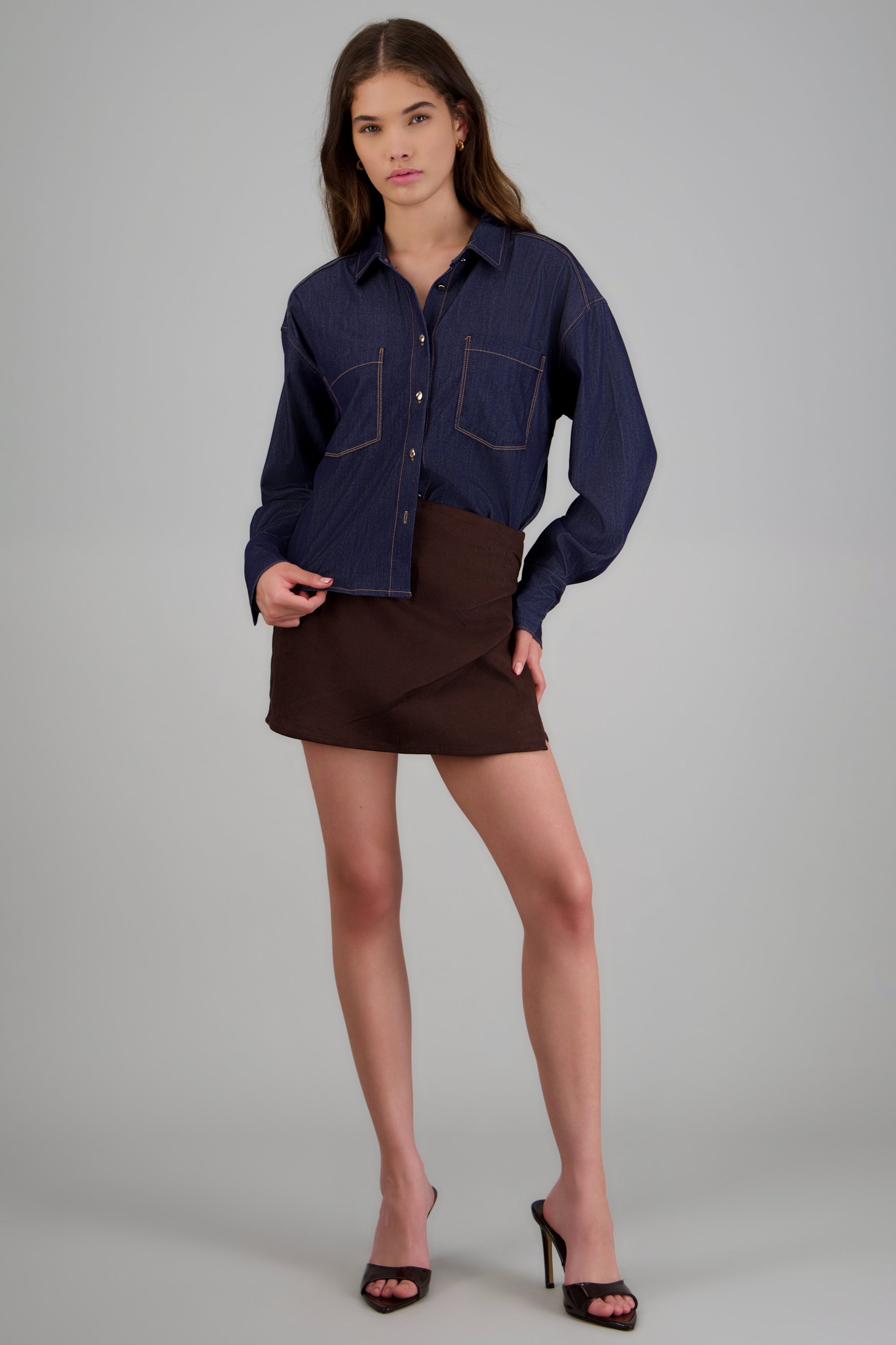Falda mini detalle frunce suede CHOCOLATE