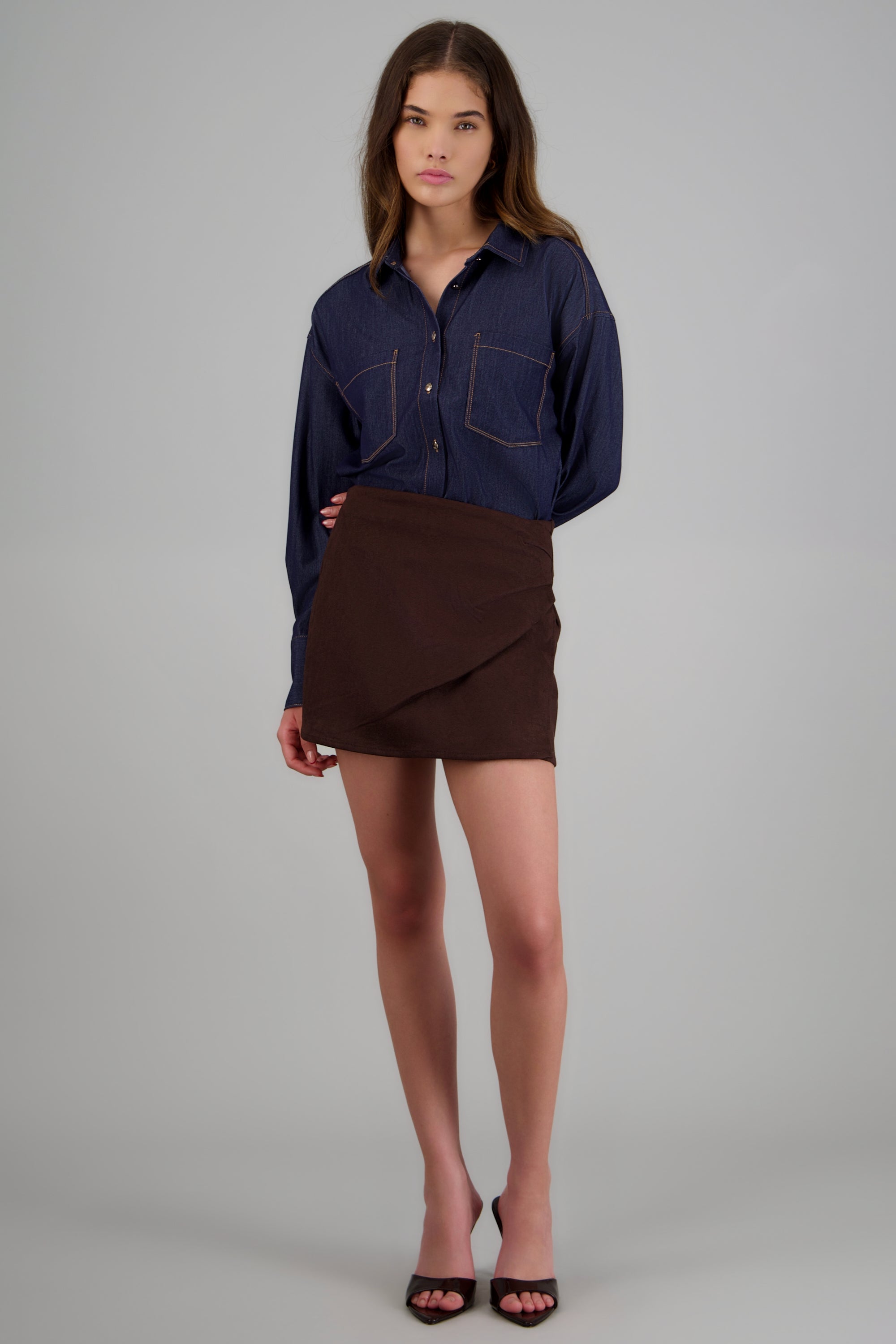 Falda mini detalle frunce suede CHOCOLATE