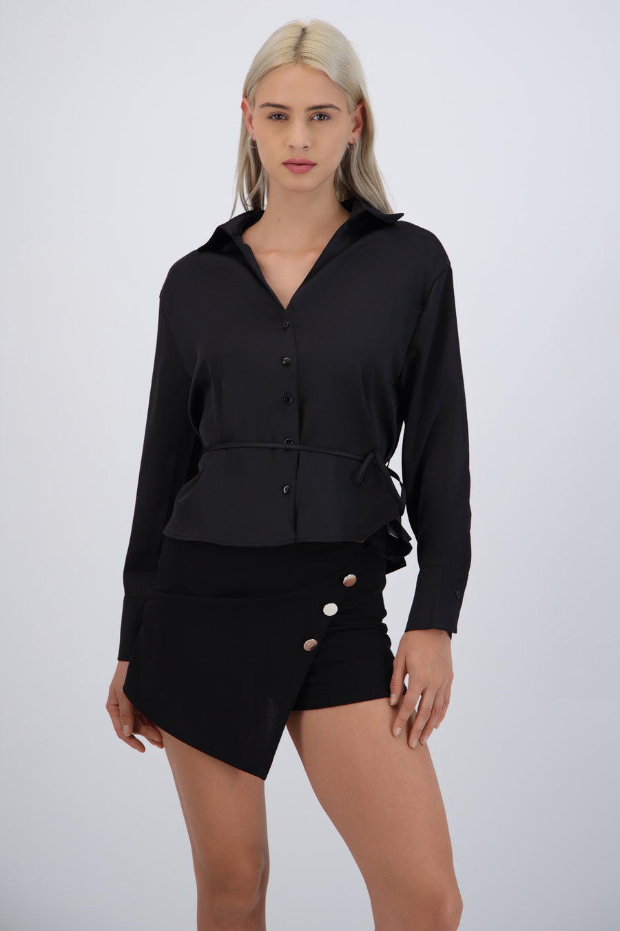Camisa satinada ajustable