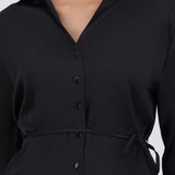 Camisa satinada ajustable
