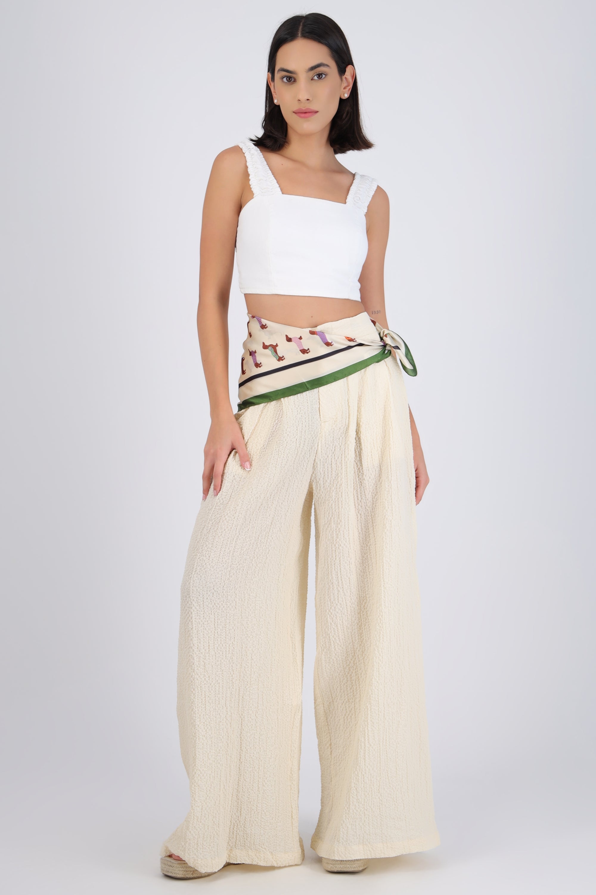 Pantalones texturizados con paliacates
