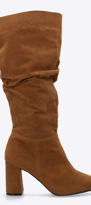 Bota alta slouchy gamucina