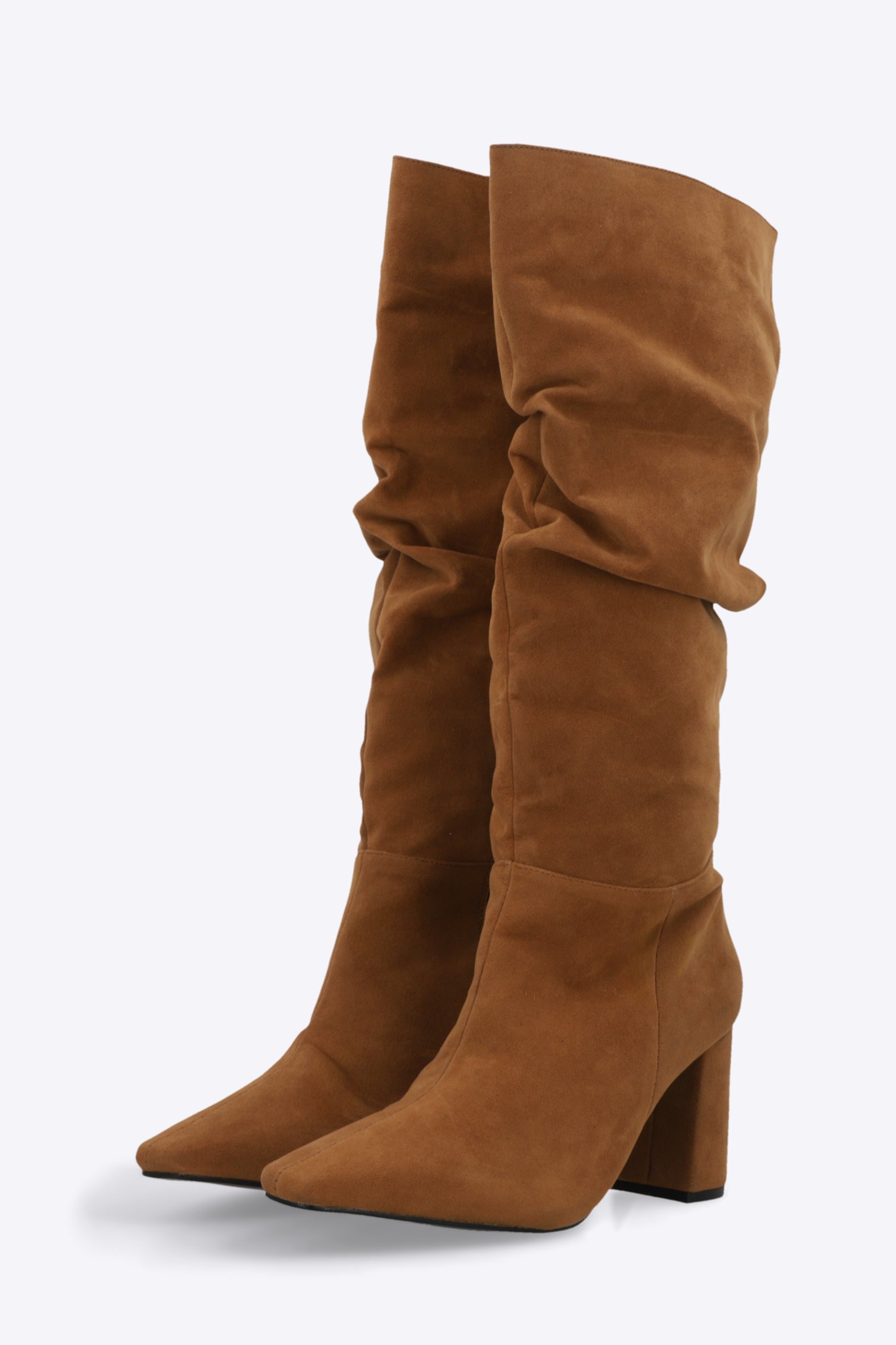 Bota alta slouchy gamucina