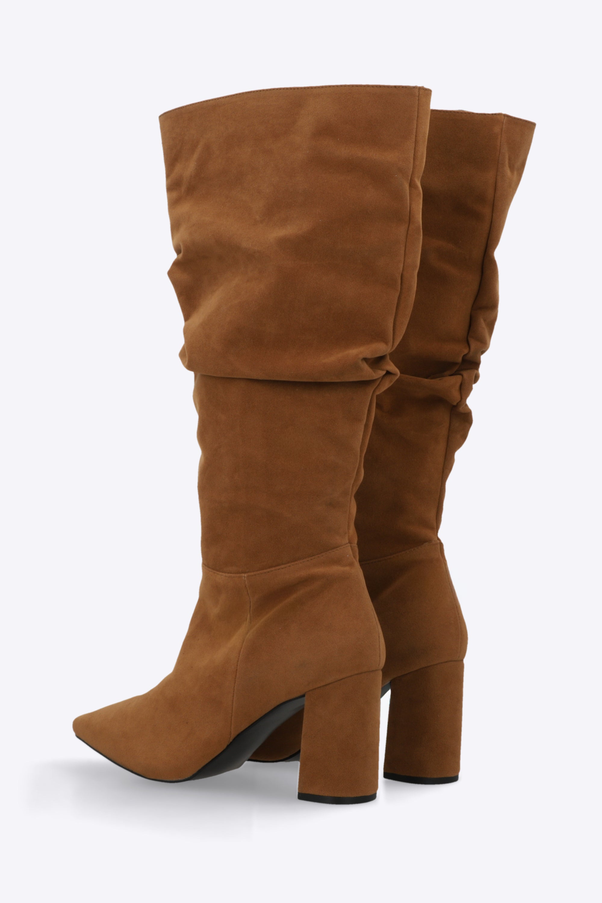 Bota alta slouchy gamucina