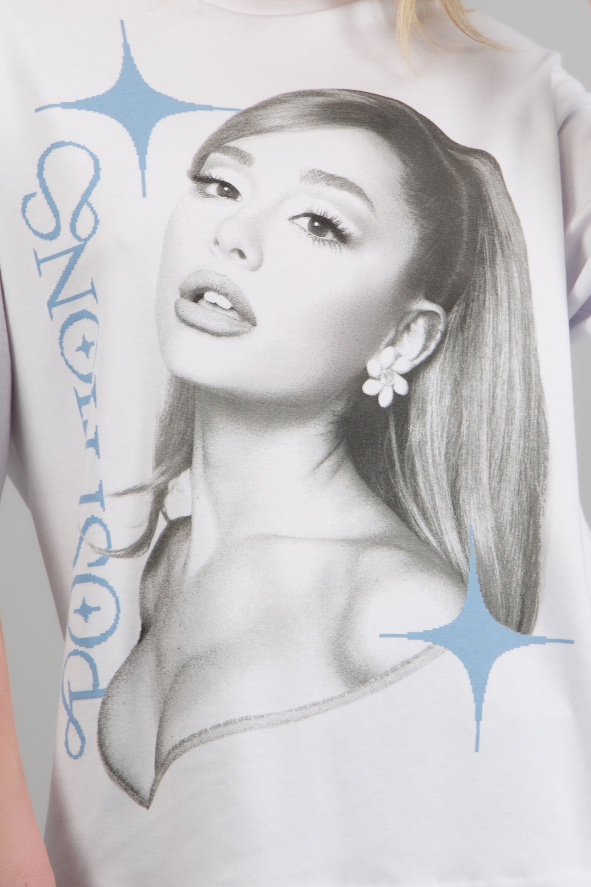 Playera ariana grande positions