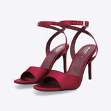 Tacón alto peep toe satin