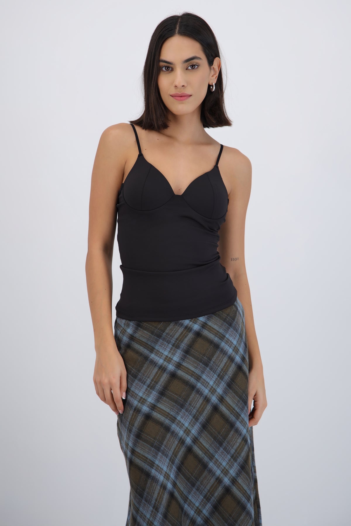 Top tirantes con copa liso NEGRO