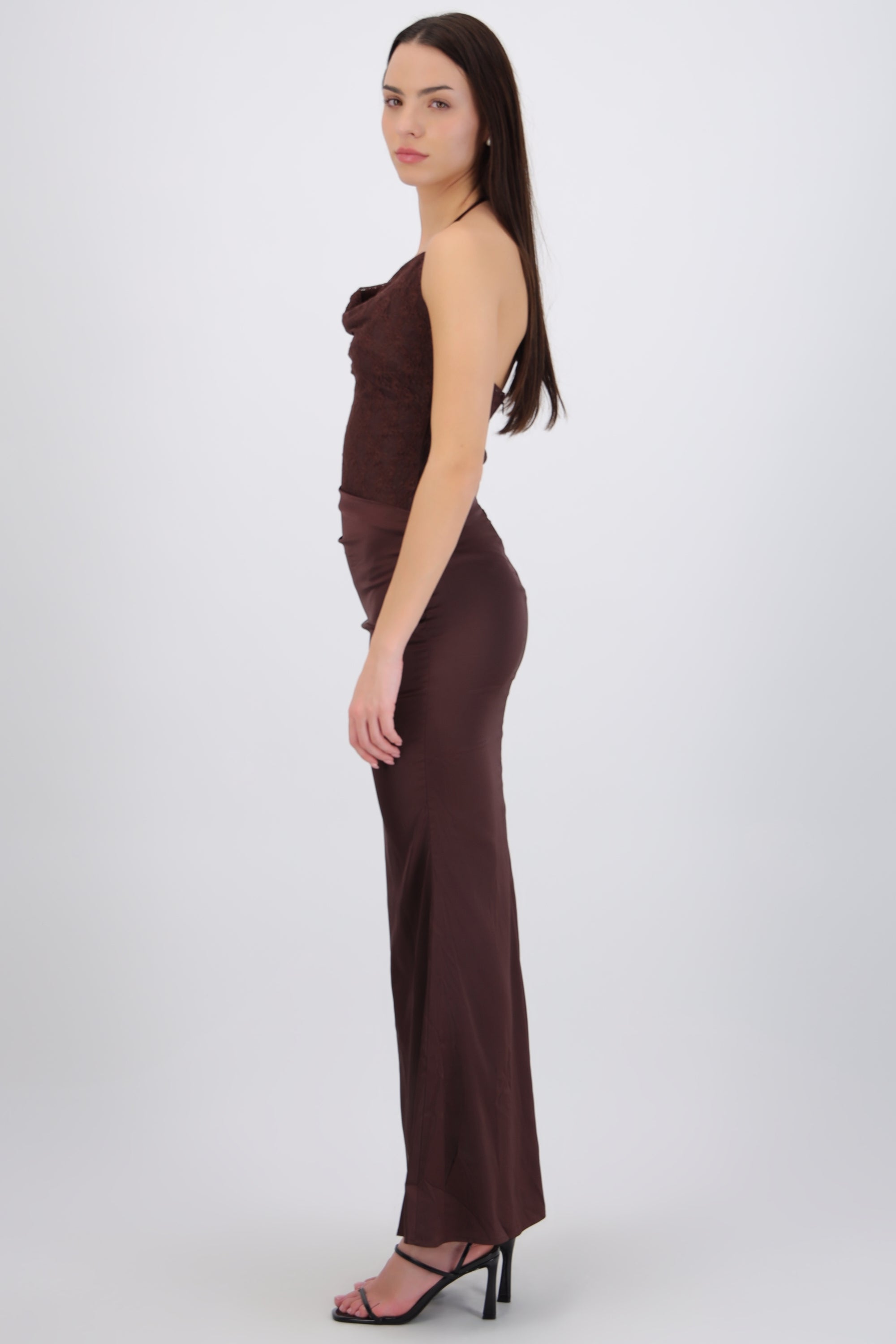 Vestido halter con encaje satin liso