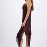 Vestido velvet asimétrico detalle encaje