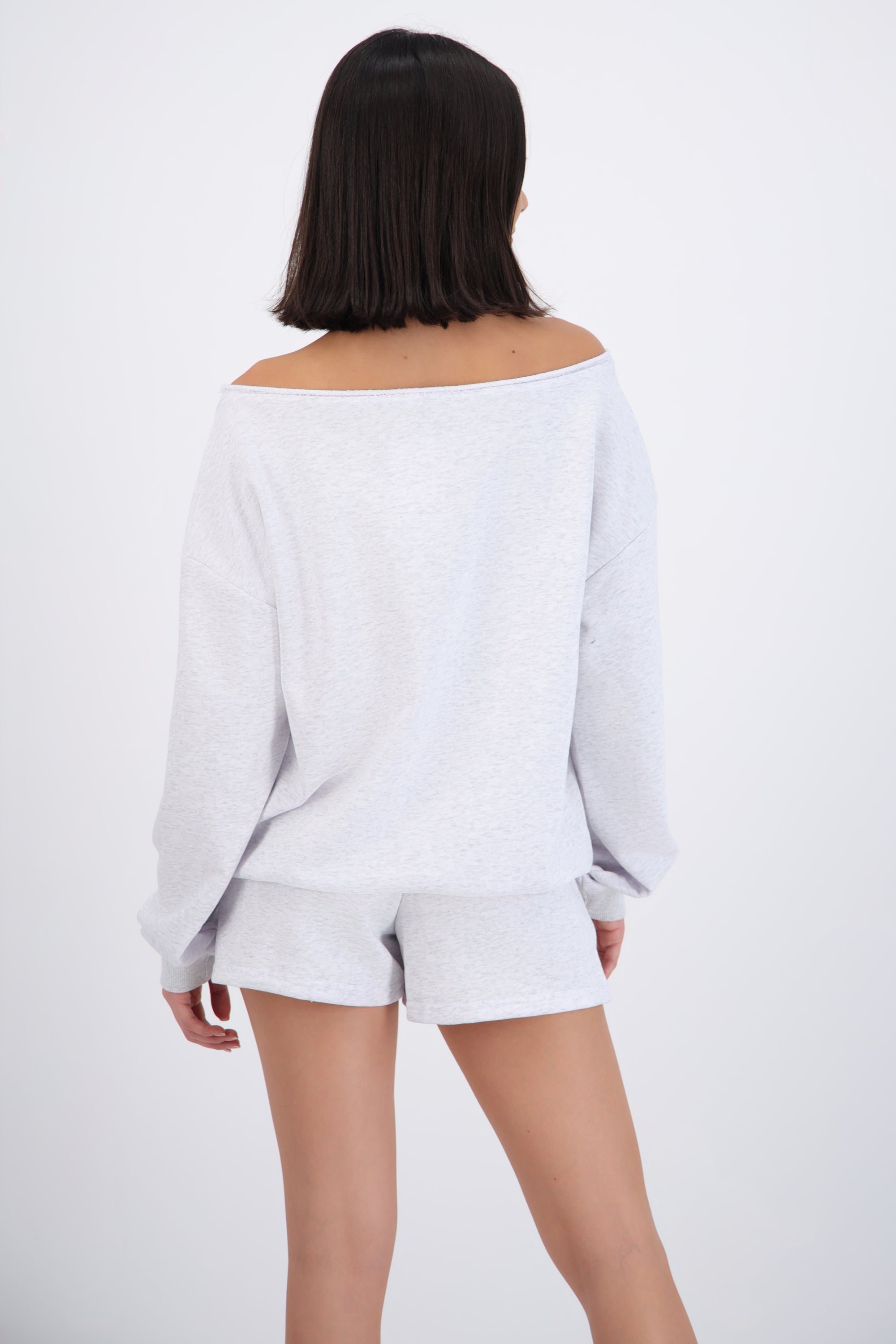 Sudadera oversized con escote barco