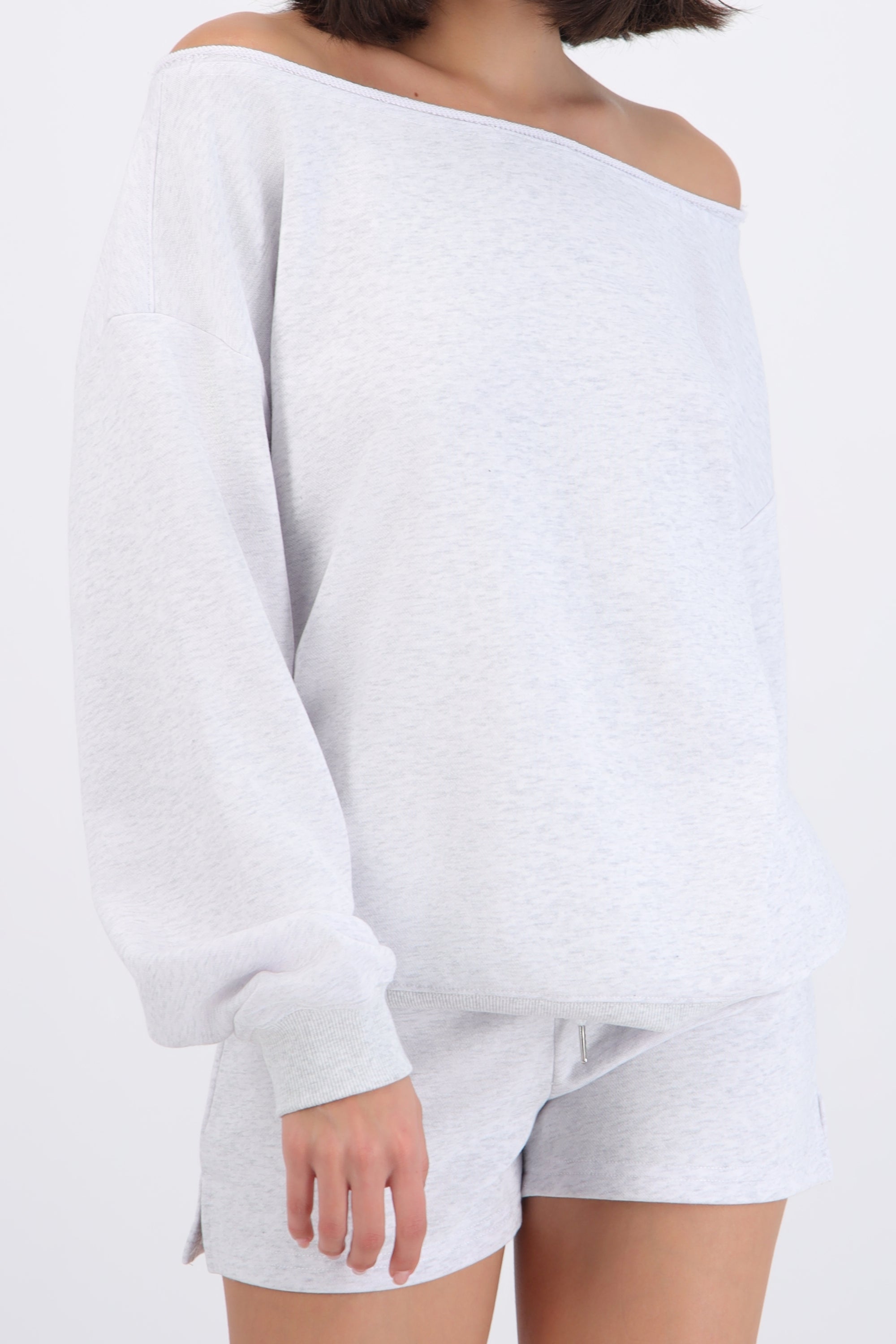 Sudadera oversized con escote barco