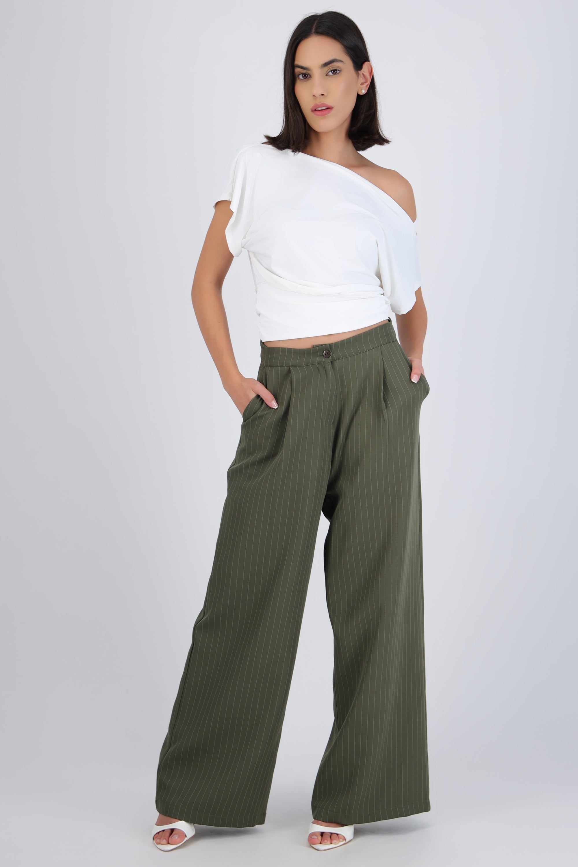 Pantalón amplio lineas sastre