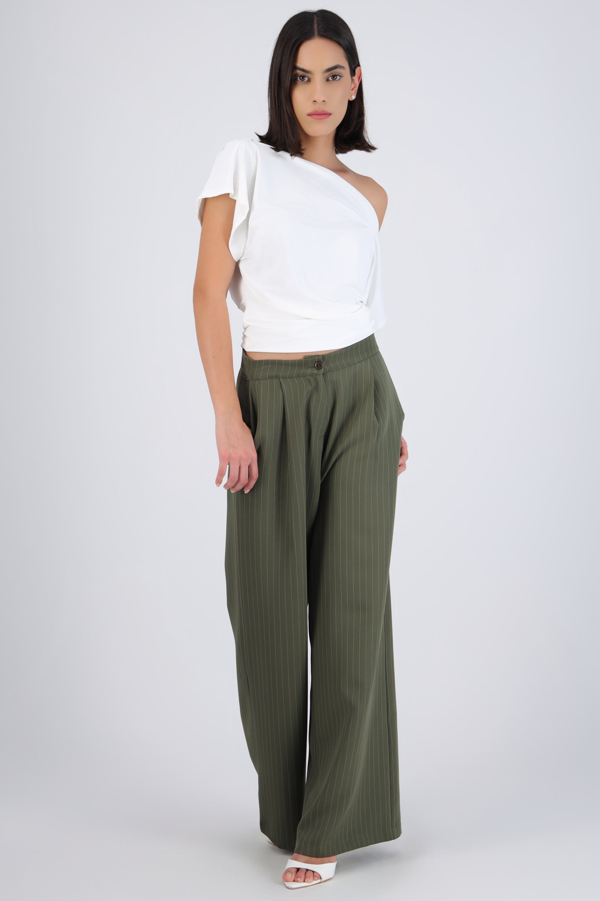 Pantalón amplio lineas sastre